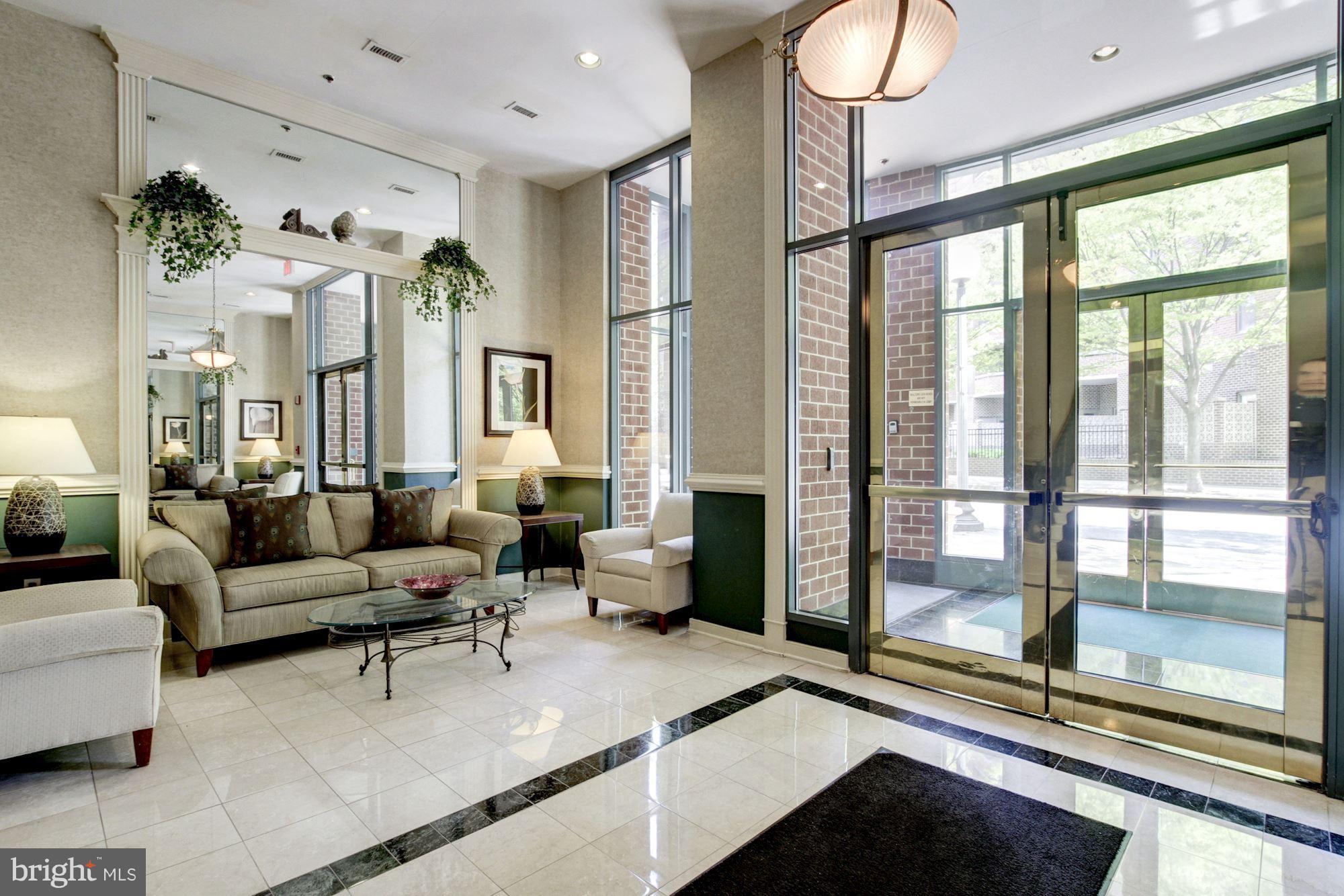 WINDSOR PLAZA - Residential