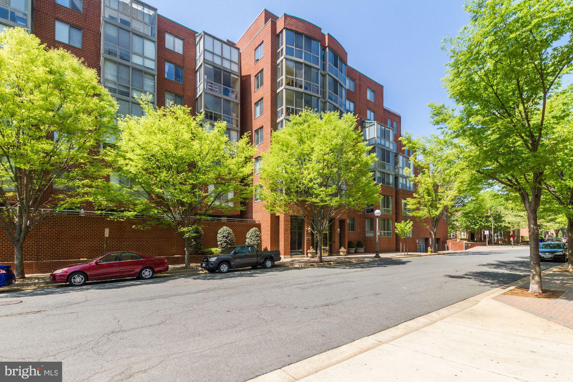 WINDSOR PLAZA - Residential