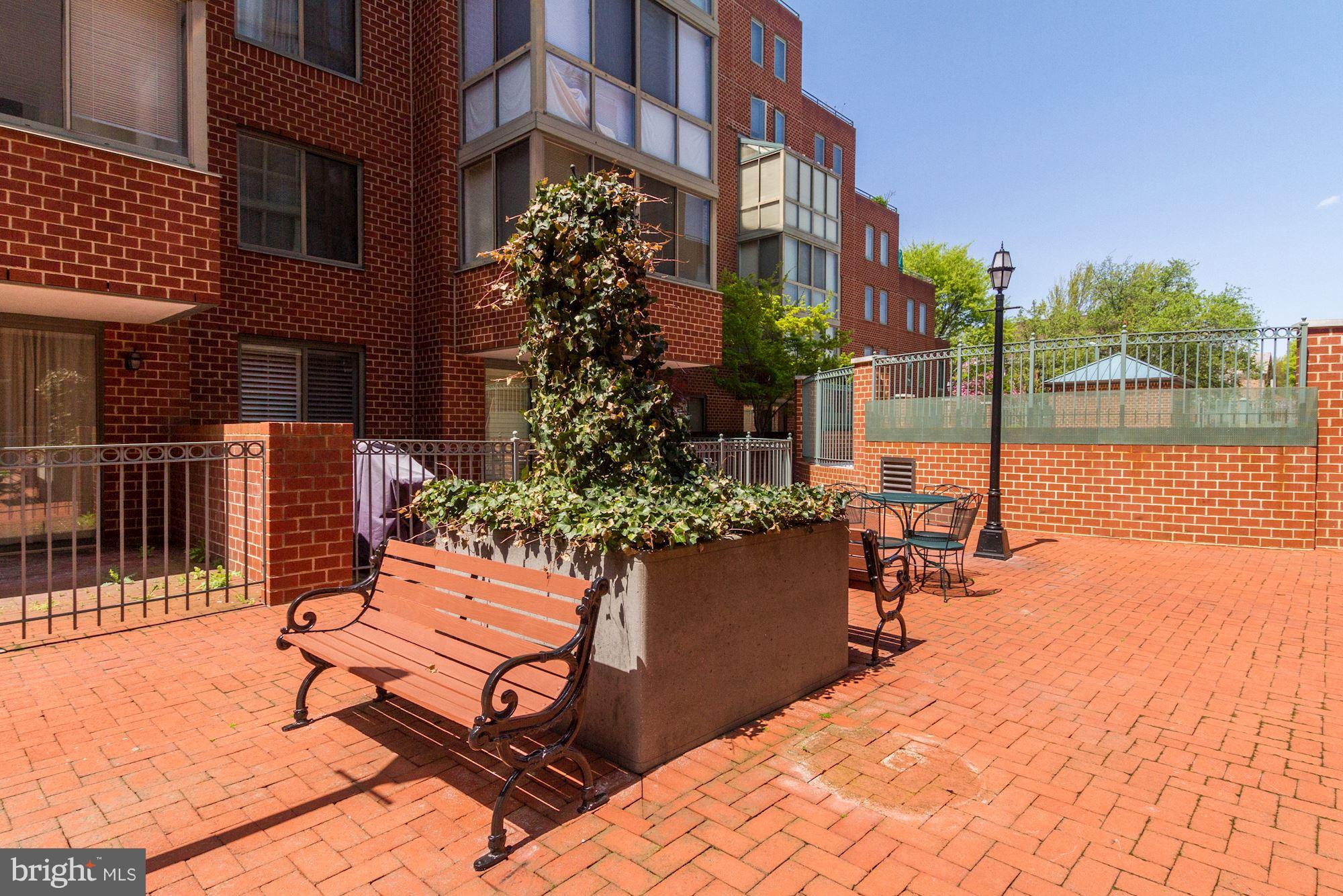 WINDSOR PLAZA - Residential