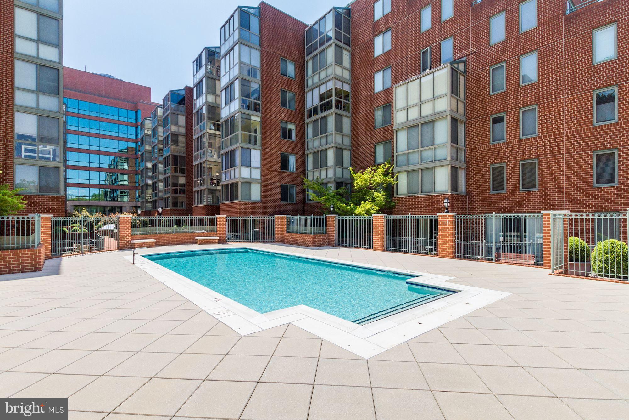 WINDSOR PLAZA - Residential