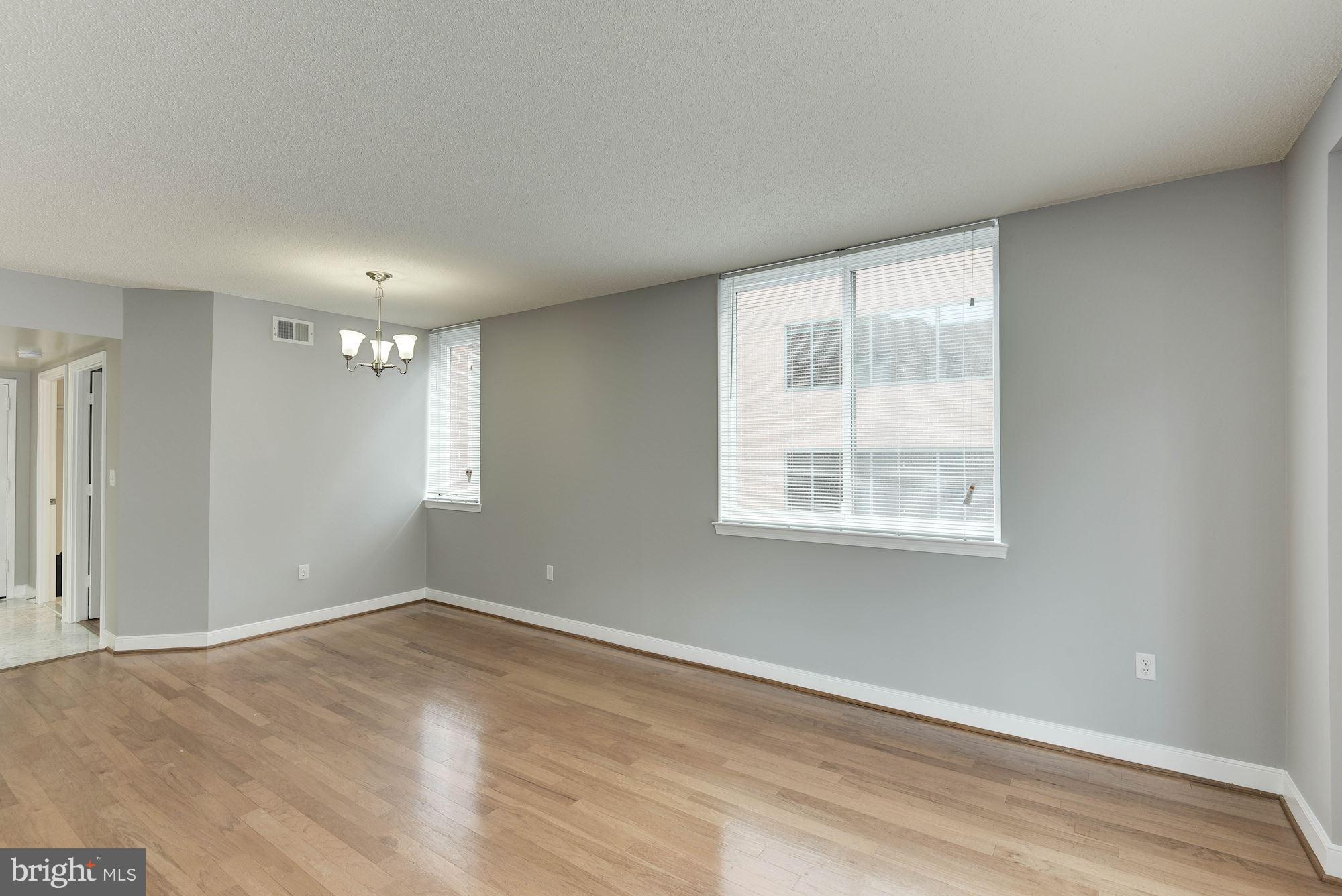 WINDSOR PLAZA - Residential