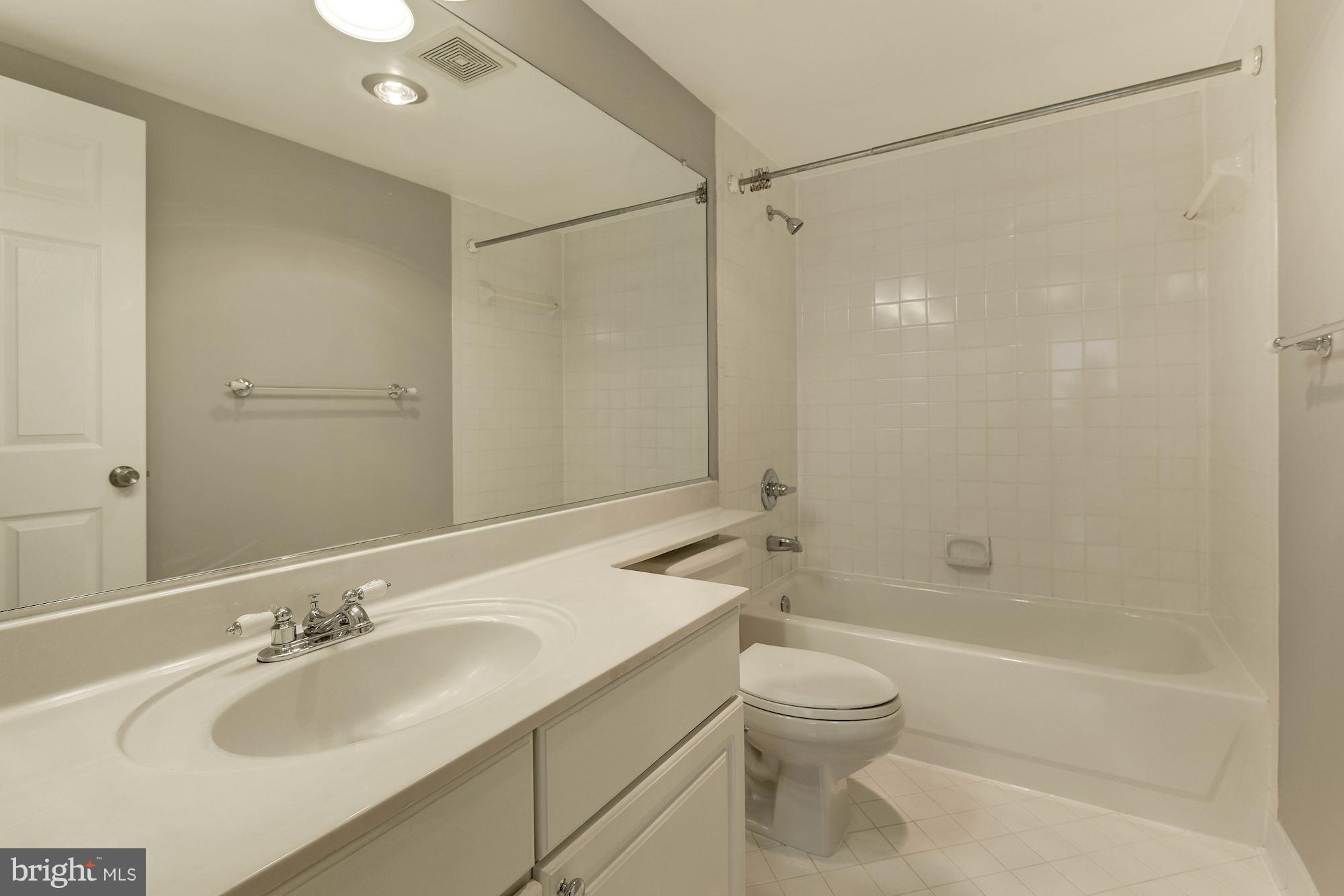 WINDSOR PLAZA - Residential