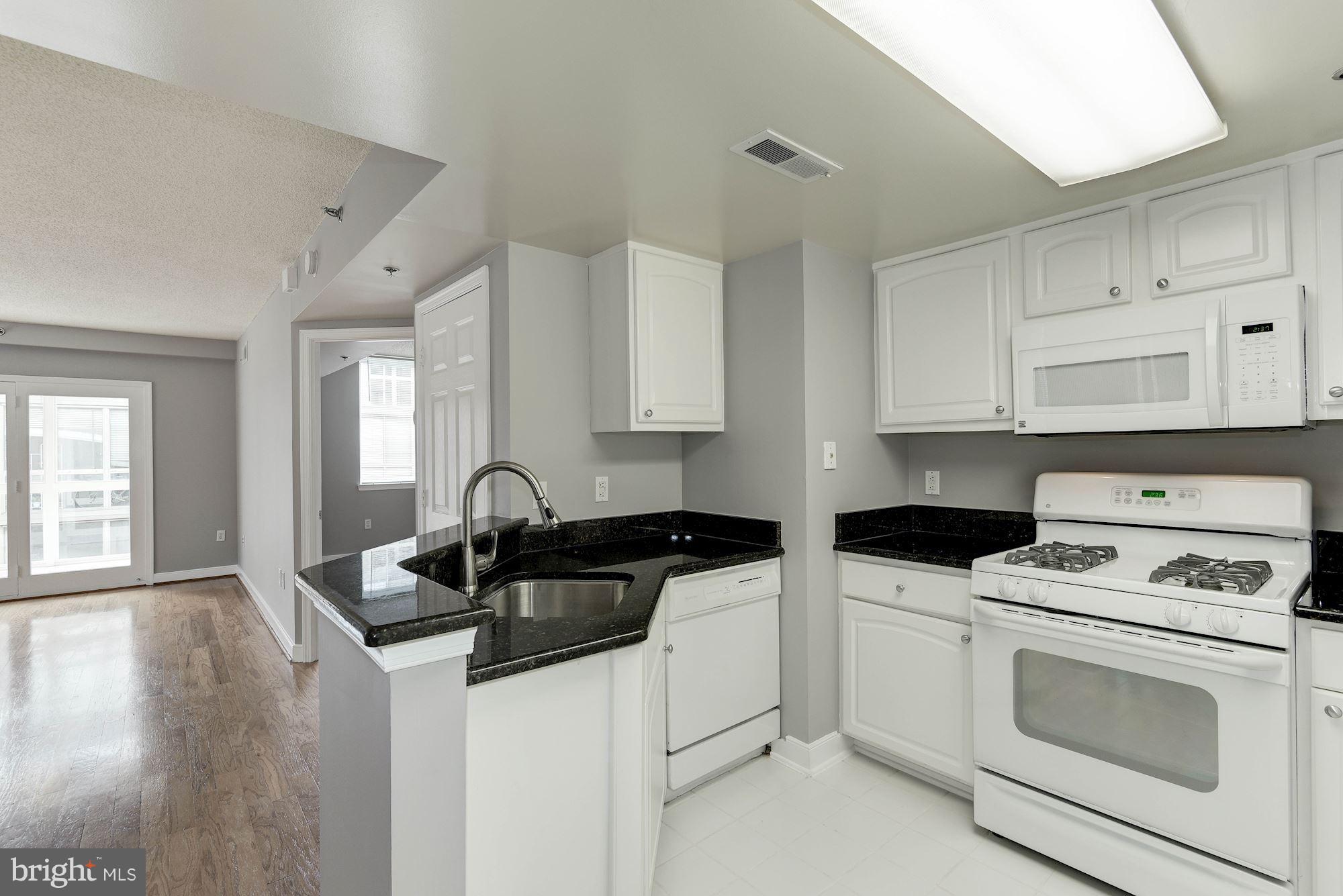 WINDSOR PLAZA - Residential