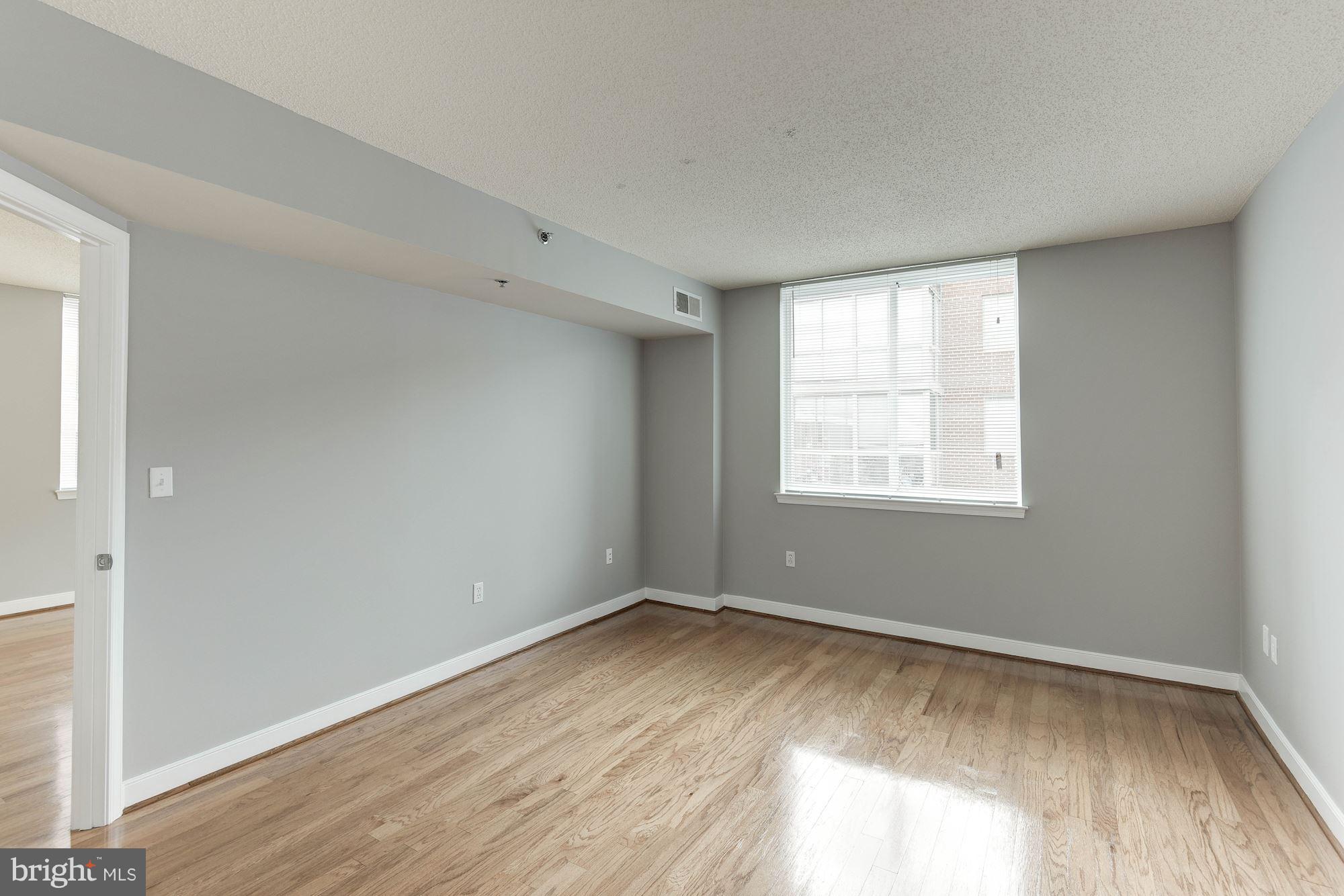 WINDSOR PLAZA - Residential