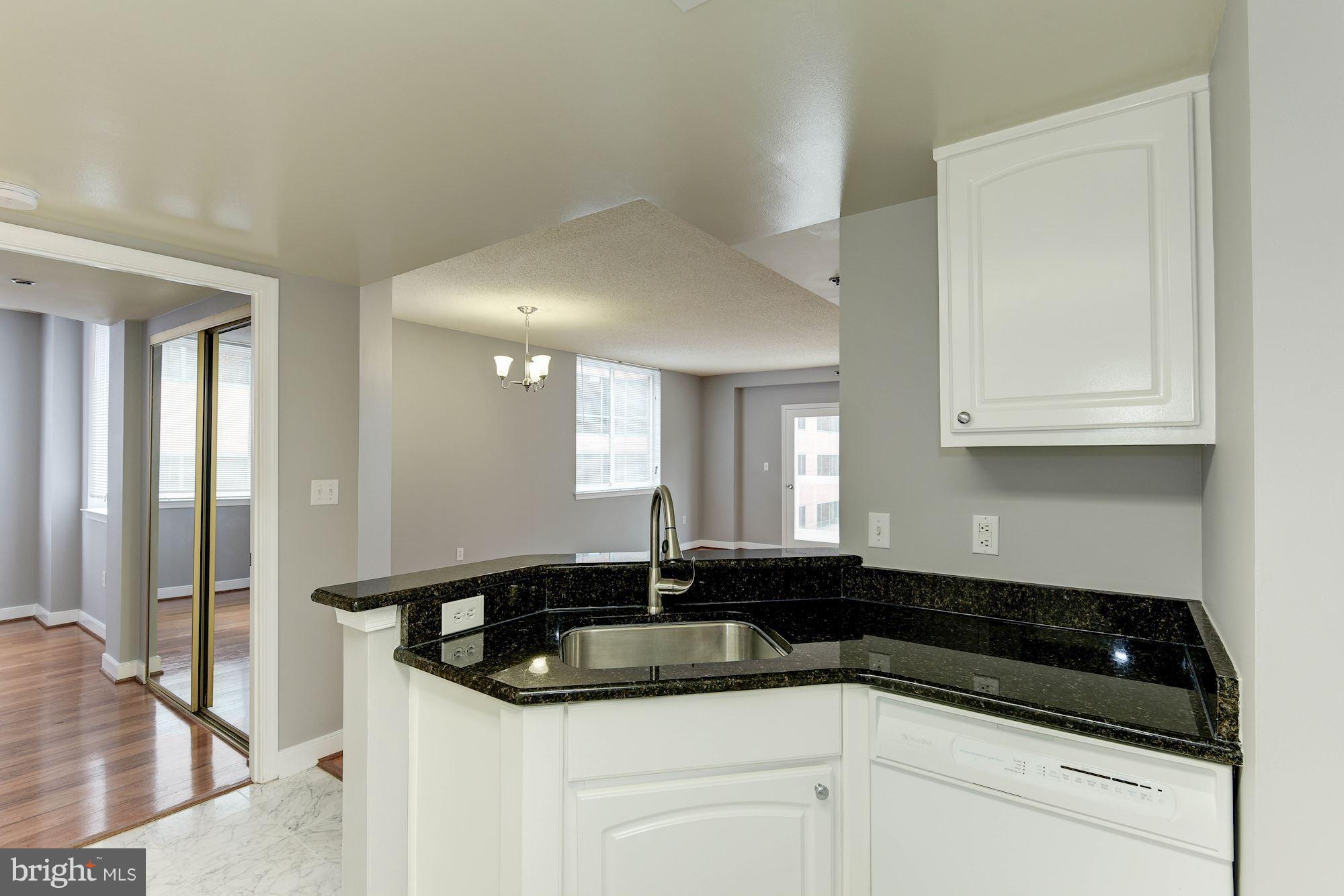 WINDSOR PLAZA - Residential