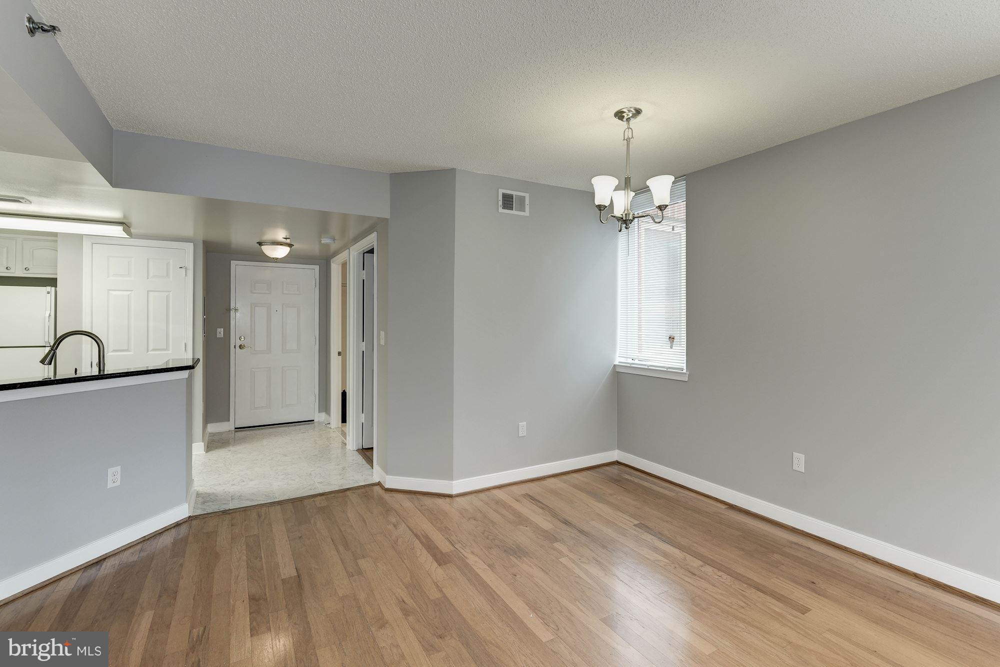 WINDSOR PLAZA - Residential