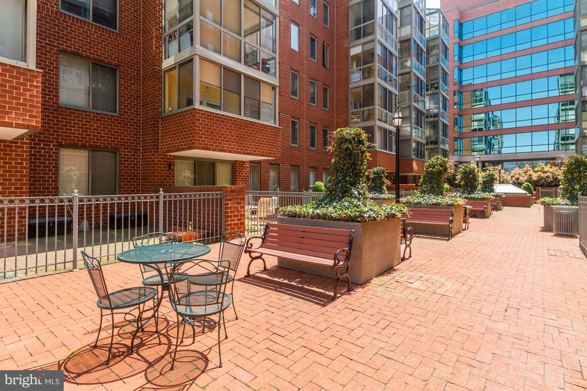 WINDSOR PLAZA - Residential