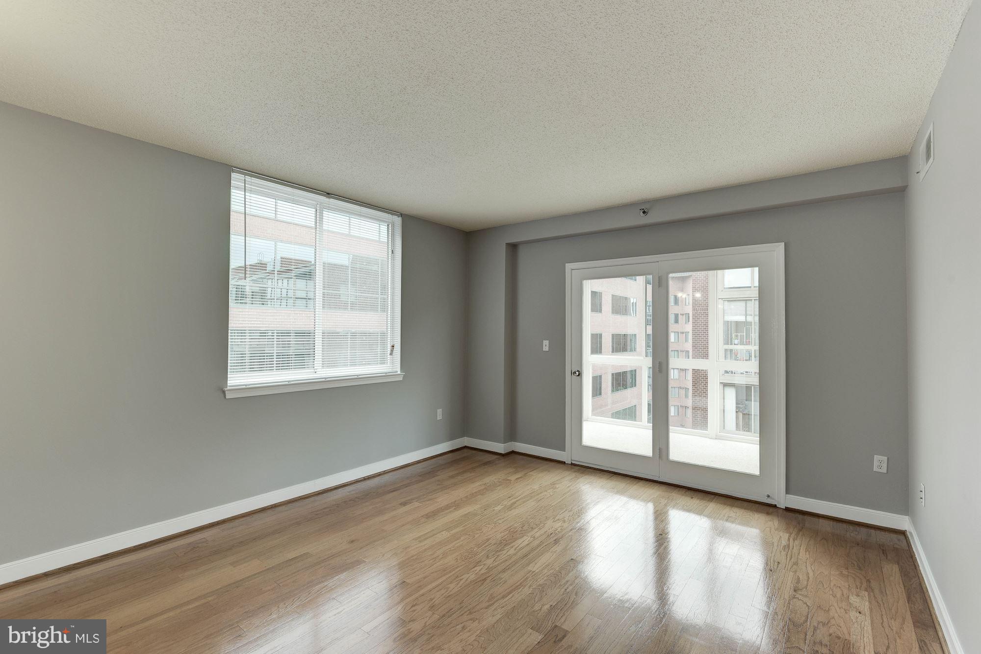 WINDSOR PLAZA - Residential