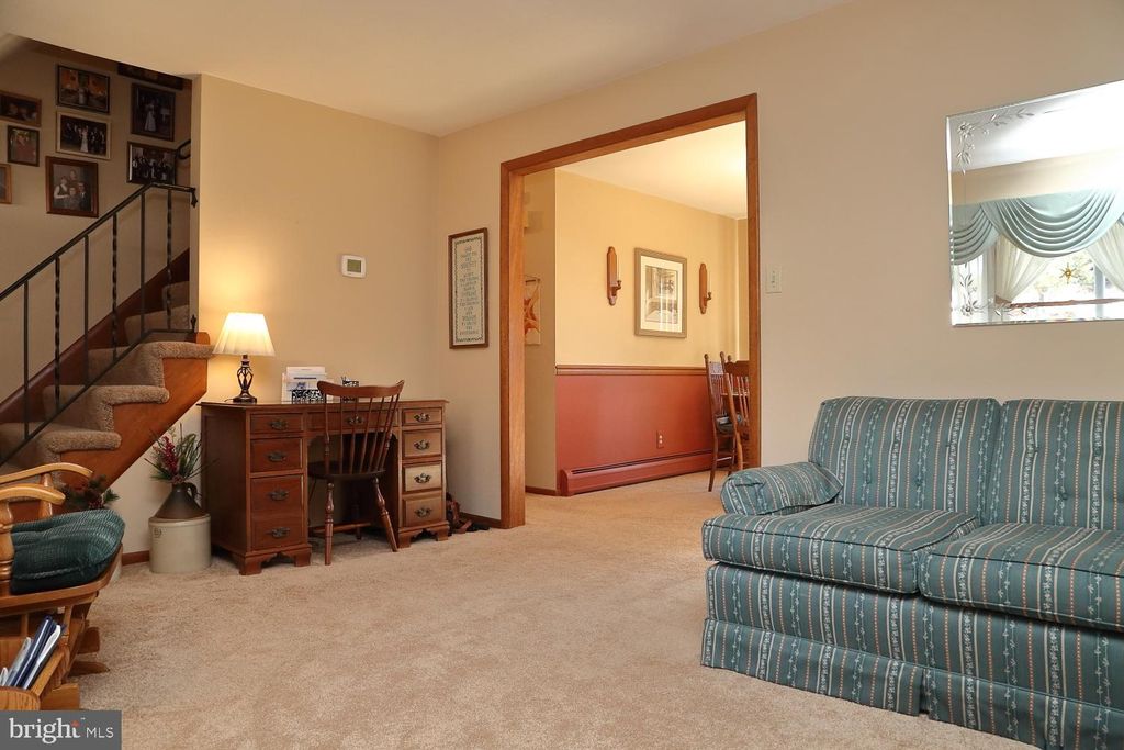 Photo of 274 BUTTONWOOD DR, ELIZABETHTOWN, PA 17022 (MLS # PALA2029272)