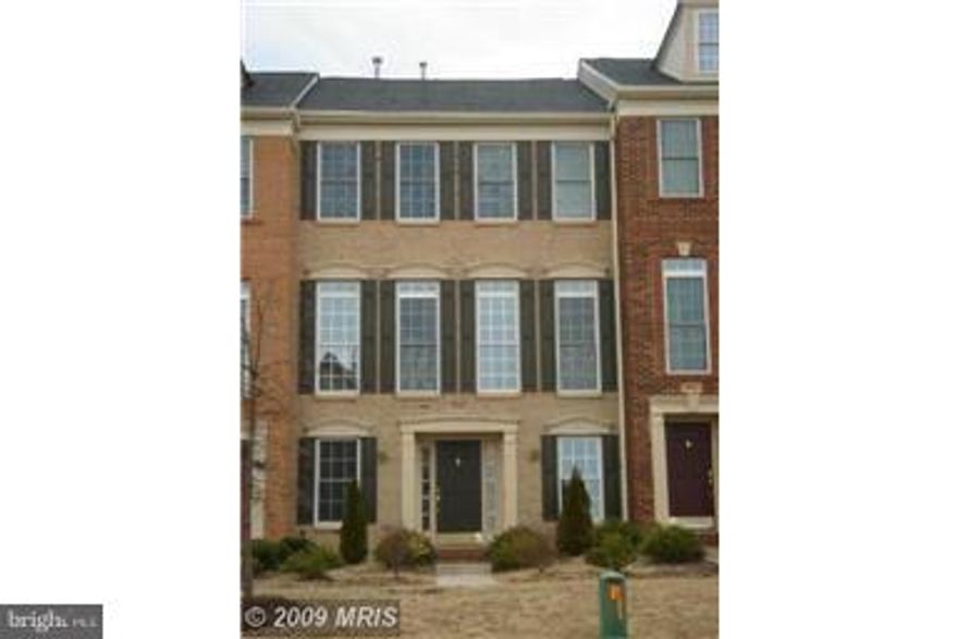 WOW,,OVER 2400SQ/FT OF MINT EXTRA CLEAN PROPERTY,3 BD/ 2H/F,2 F/B,AND LOT OF SPACES,,WITH UNIQUE 2 STOREY- BALCONY( NOT DECK) WITH 2 CAR GARAGE ,,STATE OR ART KITCHIN APPLIANCIES,,NICE COMMUNITY WITH NEAR BY SWIMMING POOL,TENNIS COURTS,AND SMALL GOLF YARD,,ELEGANT TOWNHOUSE WITHIN NICE COMMUNITY,,FEW MINUTES NEAR TO EVERYTHING,RESTUARANTS, PLAYGROUNDS,SWIMMING POOL,RTE 50.DULLES PKWY