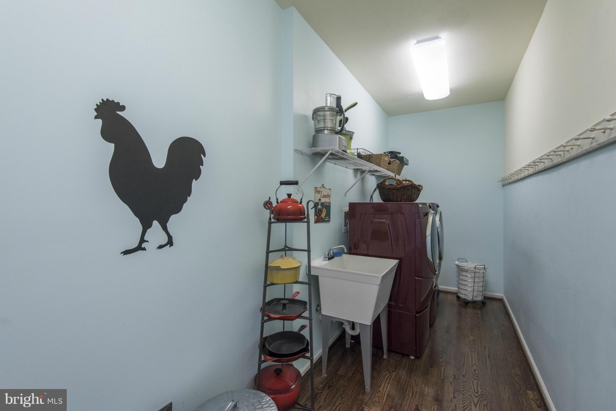 PELHAM MANOR - Residential