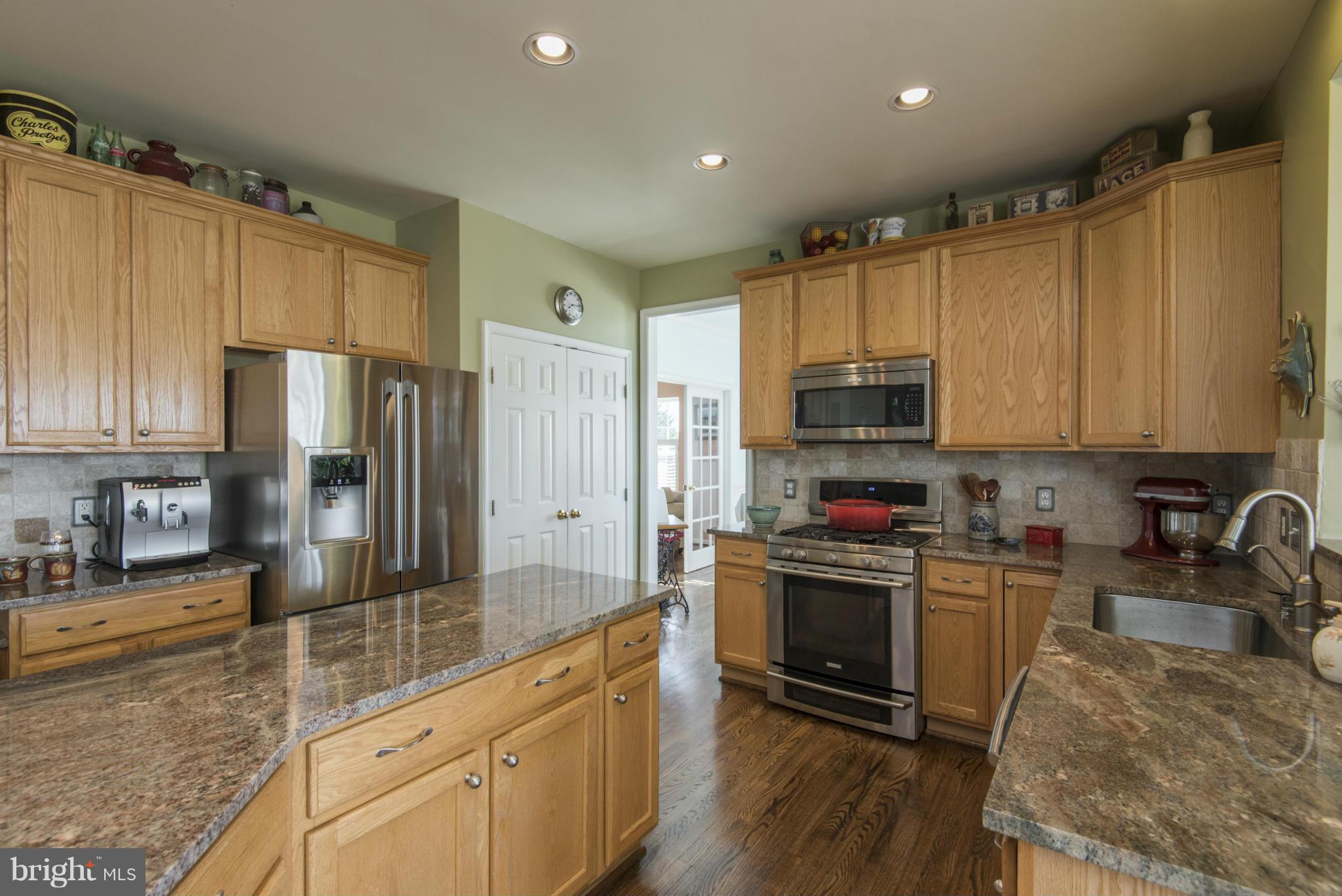 PELHAM MANOR - Residential