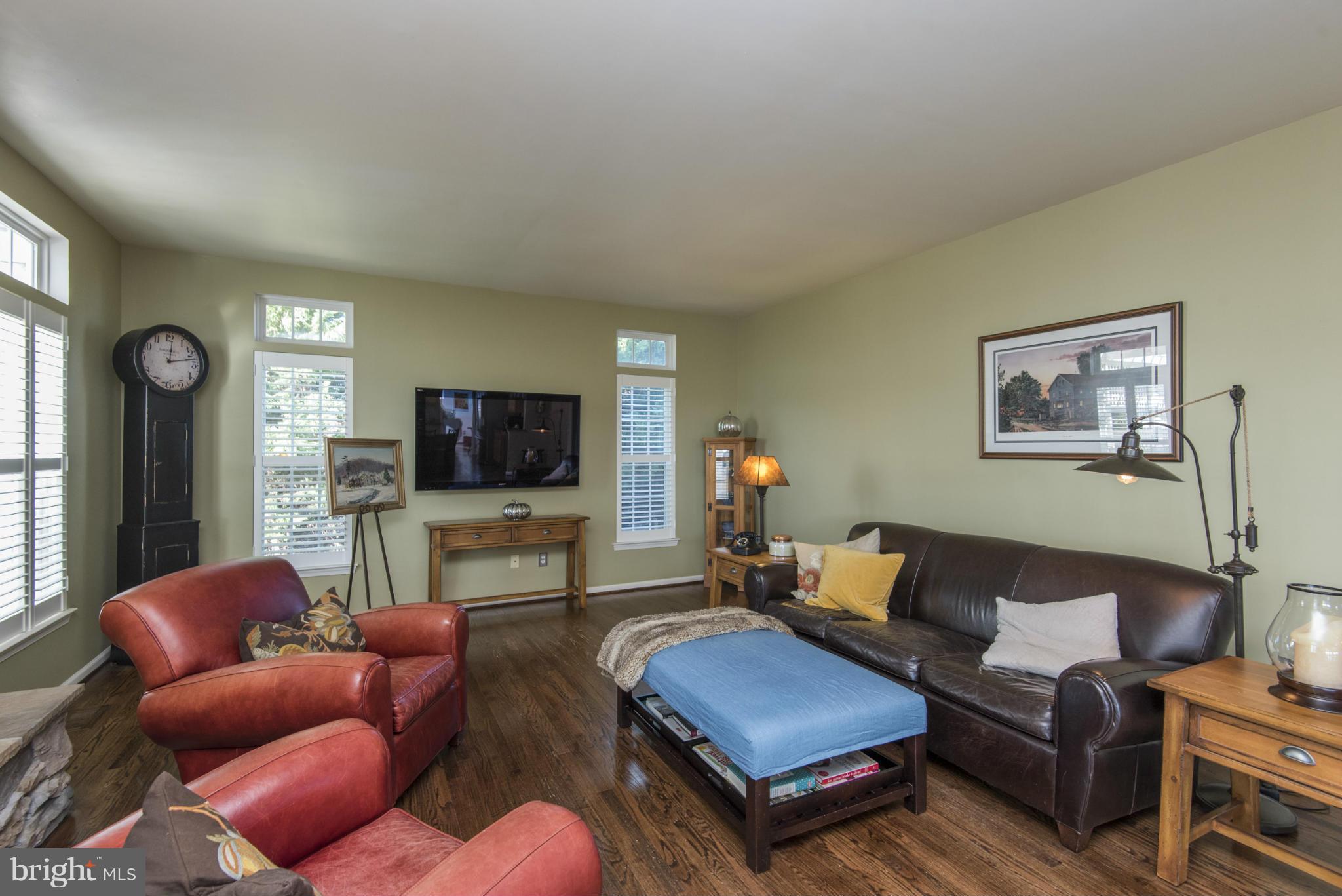 PELHAM MANOR - Residential