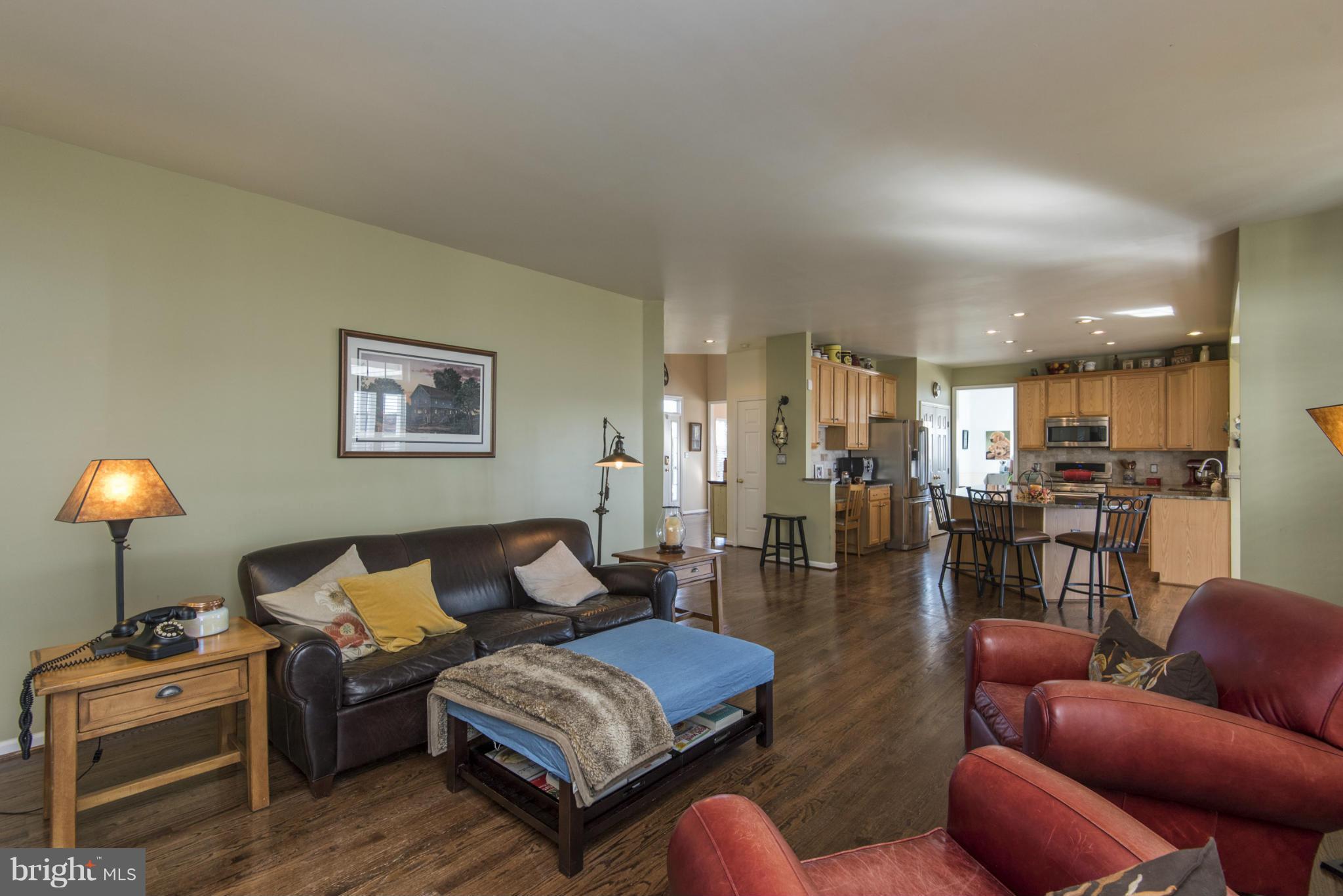 PELHAM MANOR - Residential