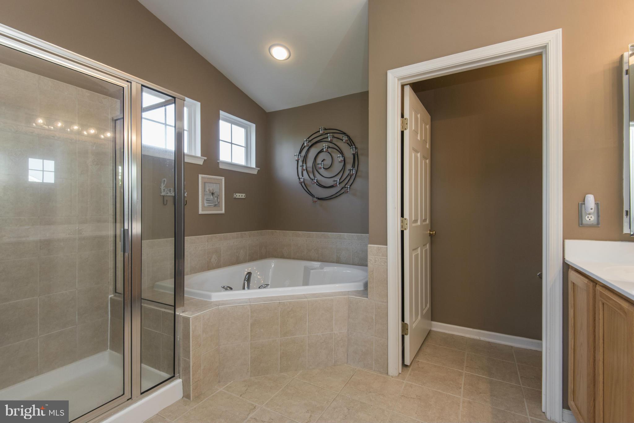 PELHAM MANOR - Residential