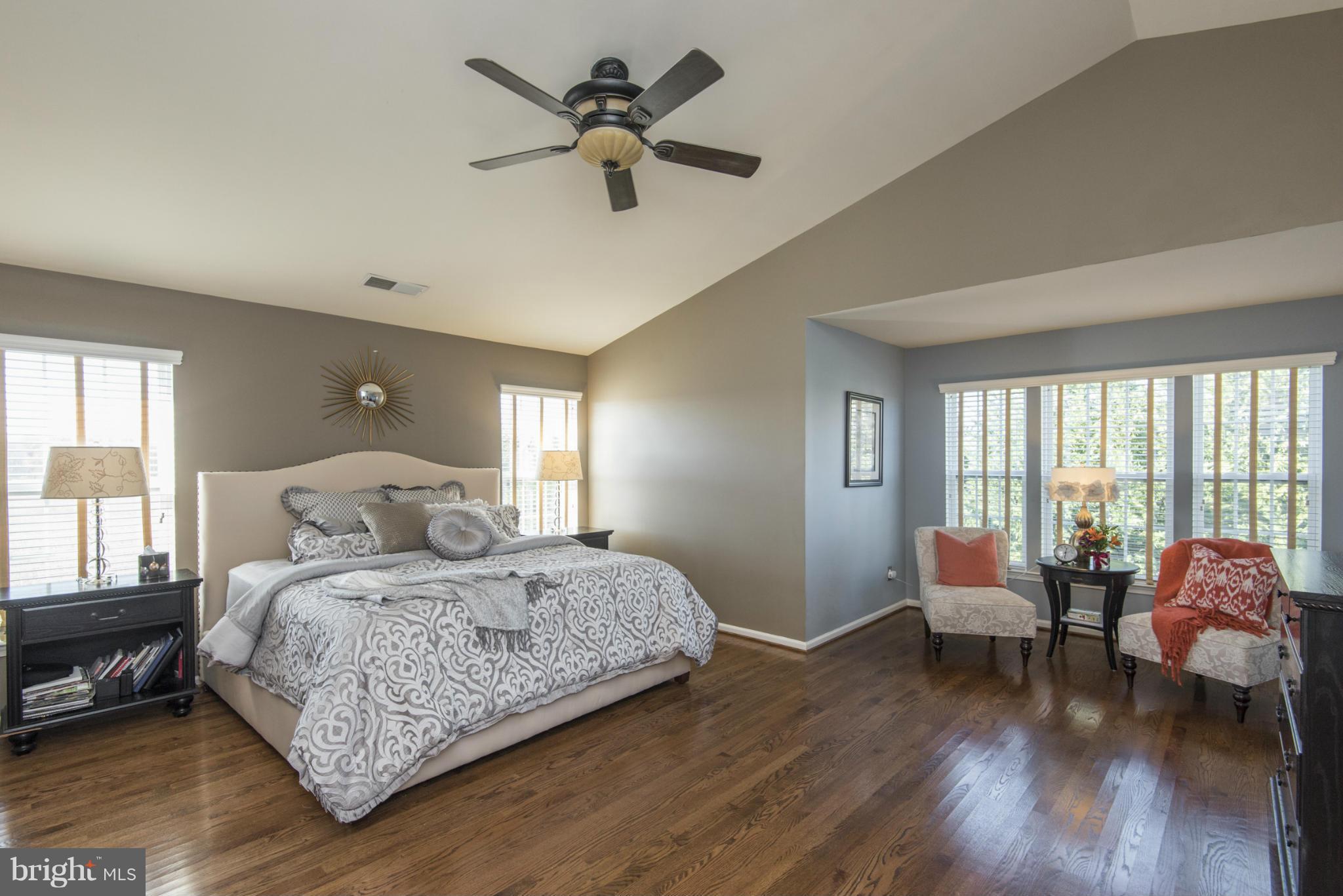 PELHAM MANOR - Residential