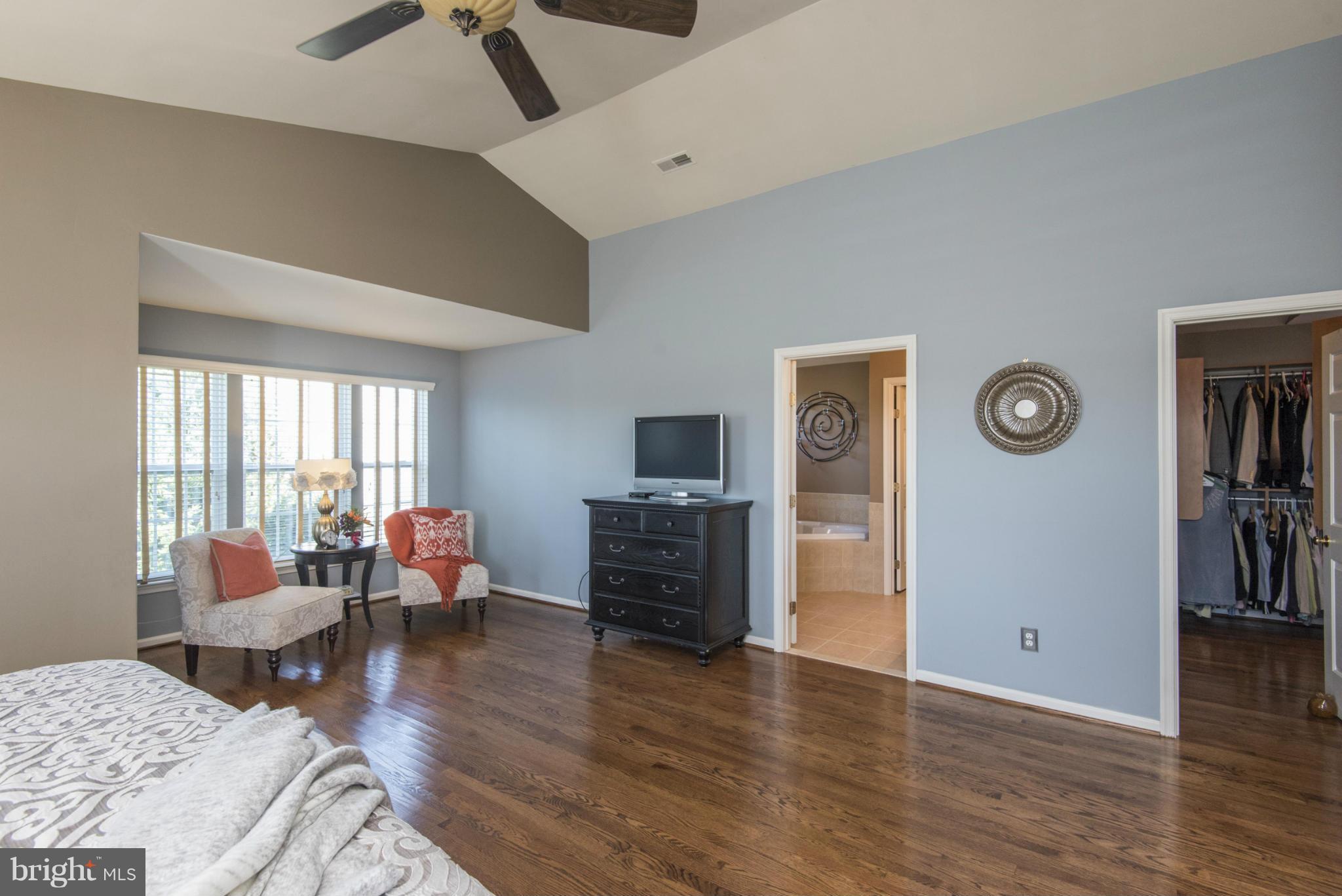 PELHAM MANOR - Residential