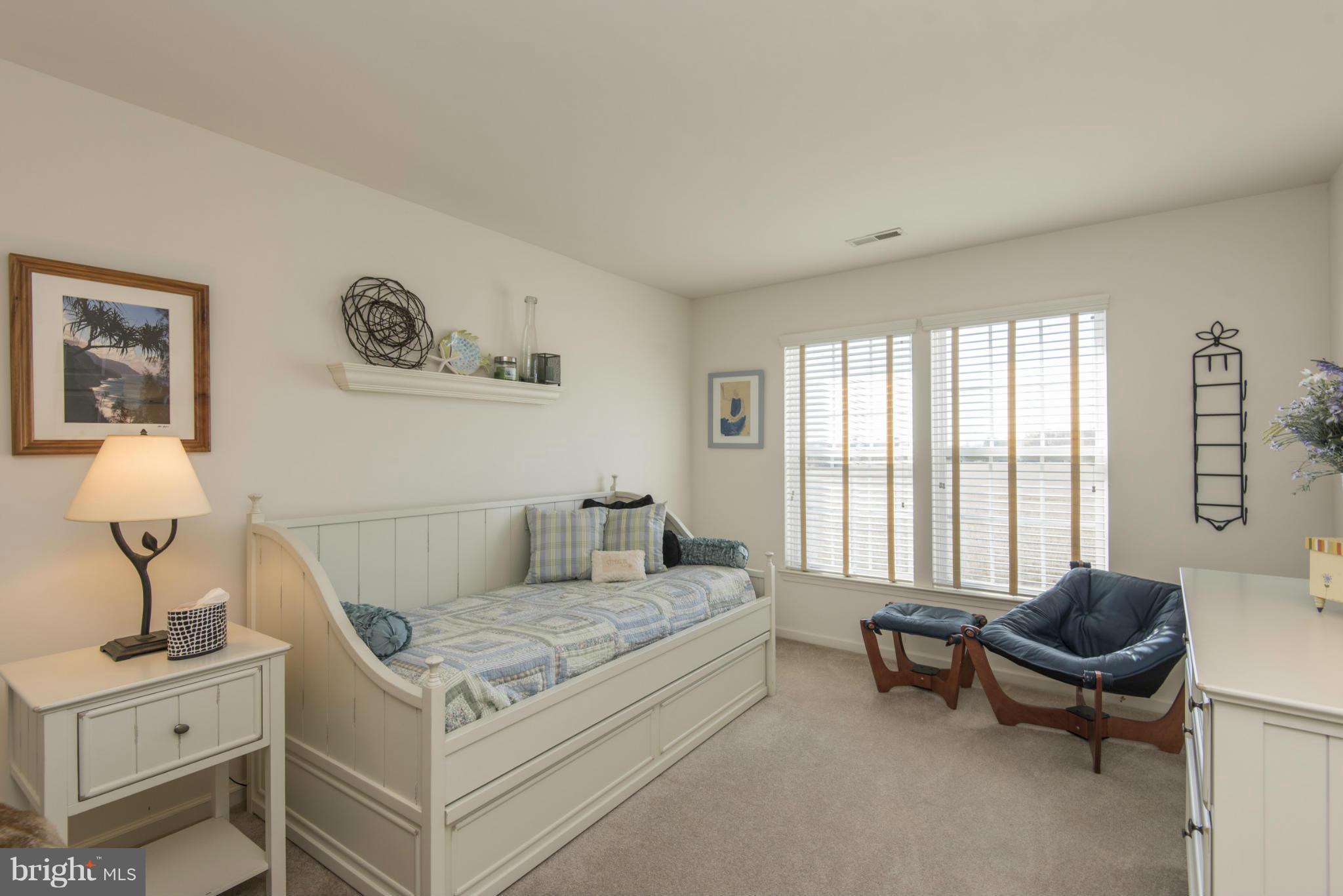 PELHAM MANOR - Residential