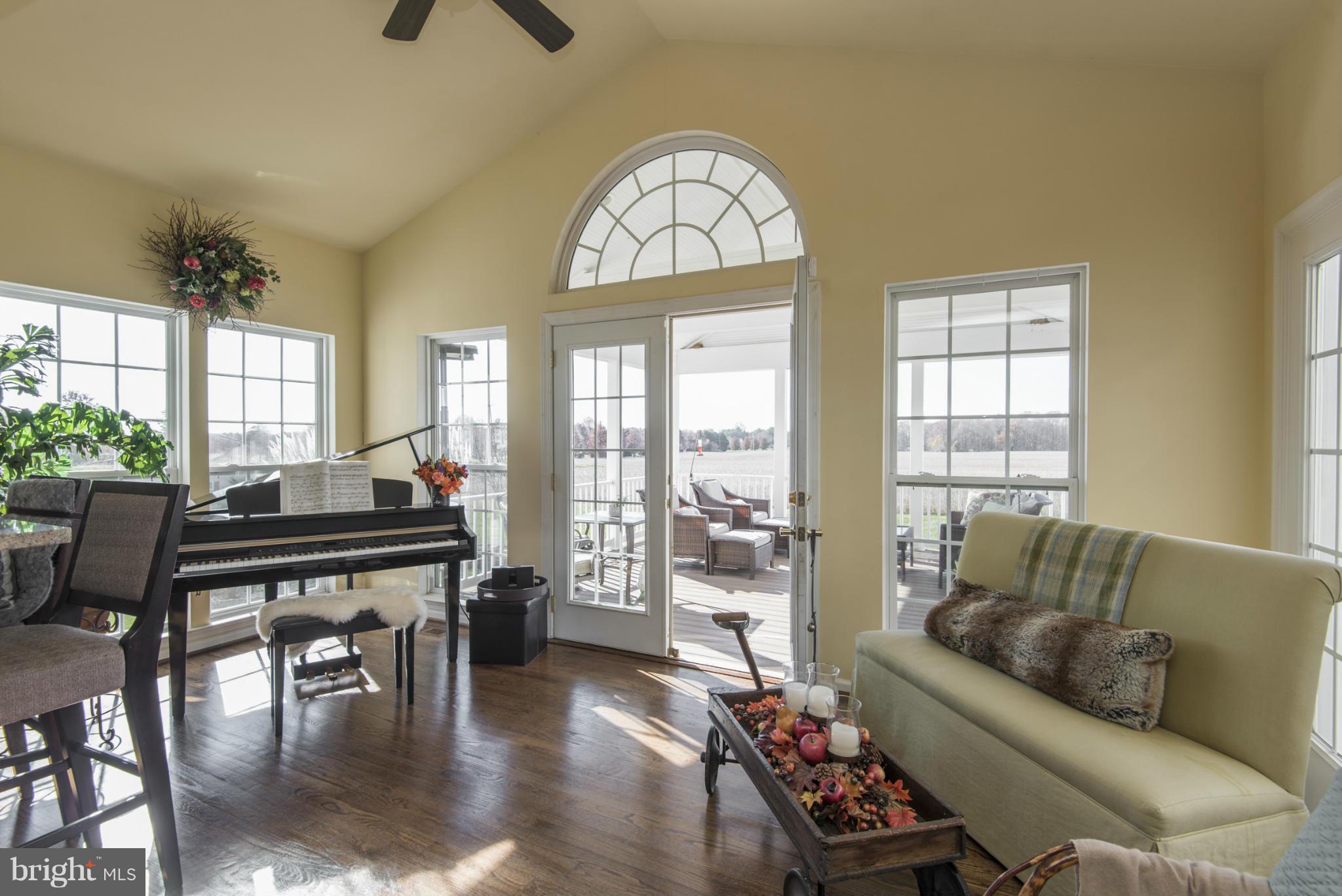 PELHAM MANOR - Residential