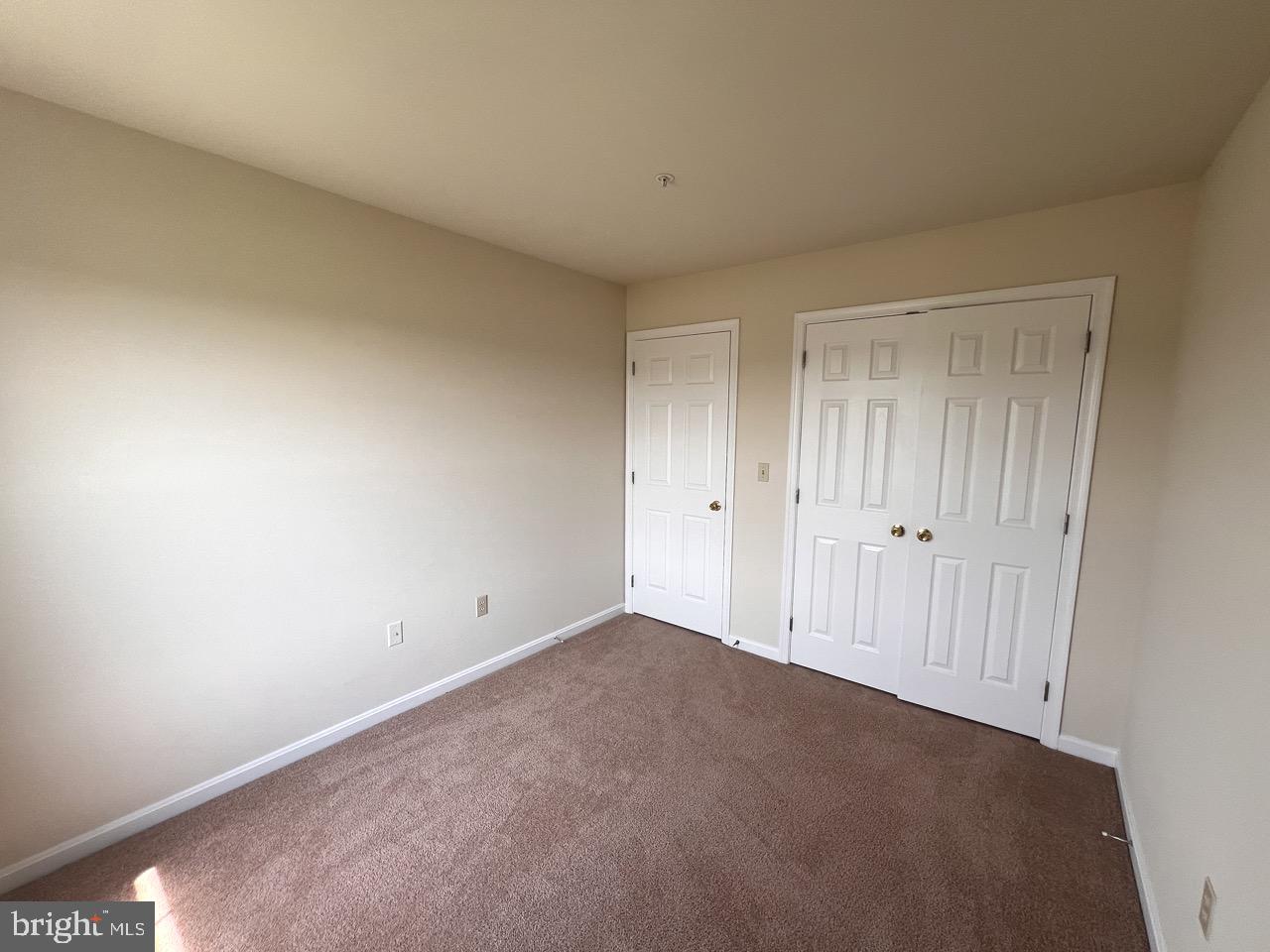 CAPTAINS QUARTER CONDOMINIUM - Residential Lease