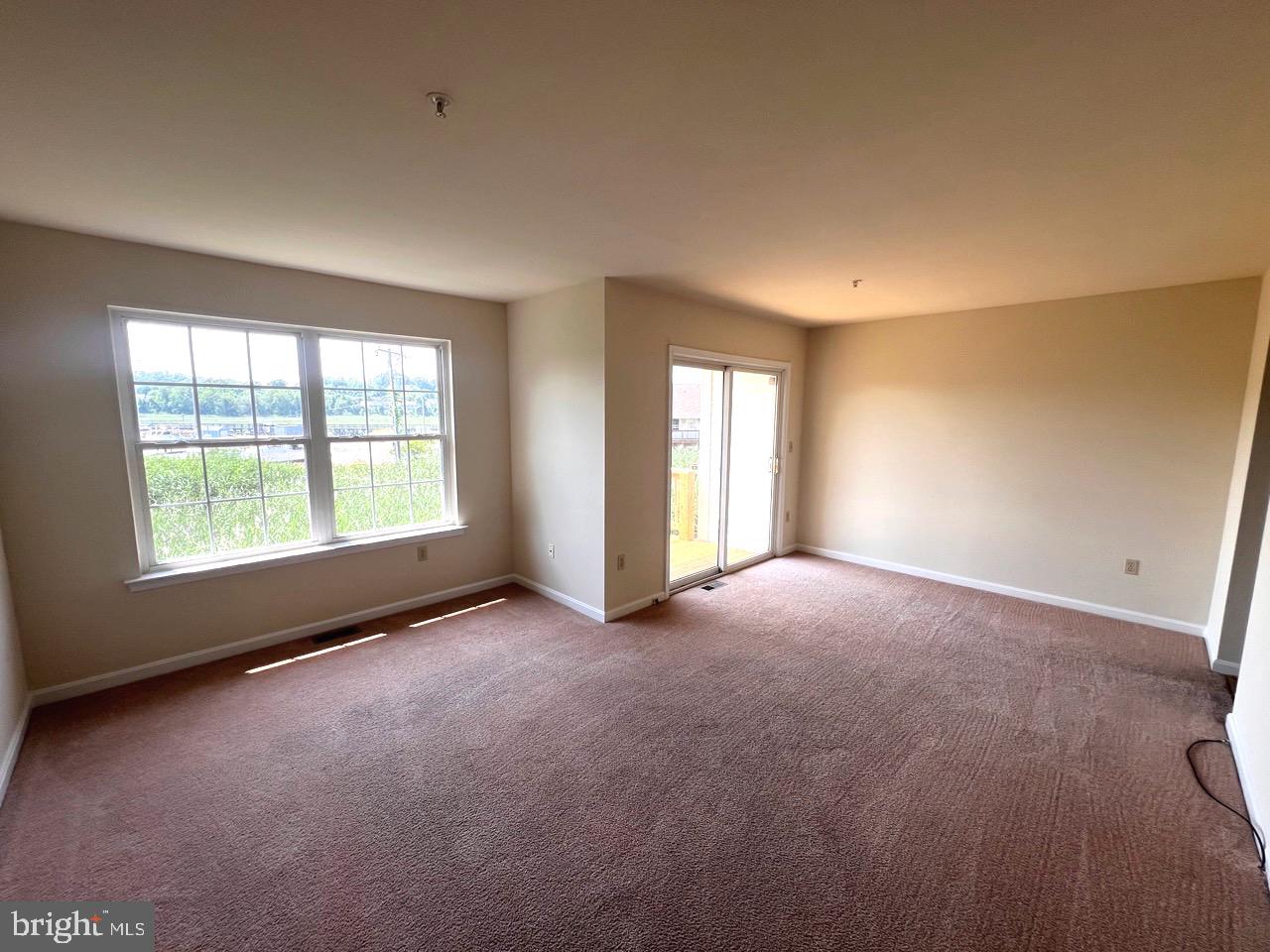 CAPTAINS QUARTER CONDOMINIUM - Residential Lease