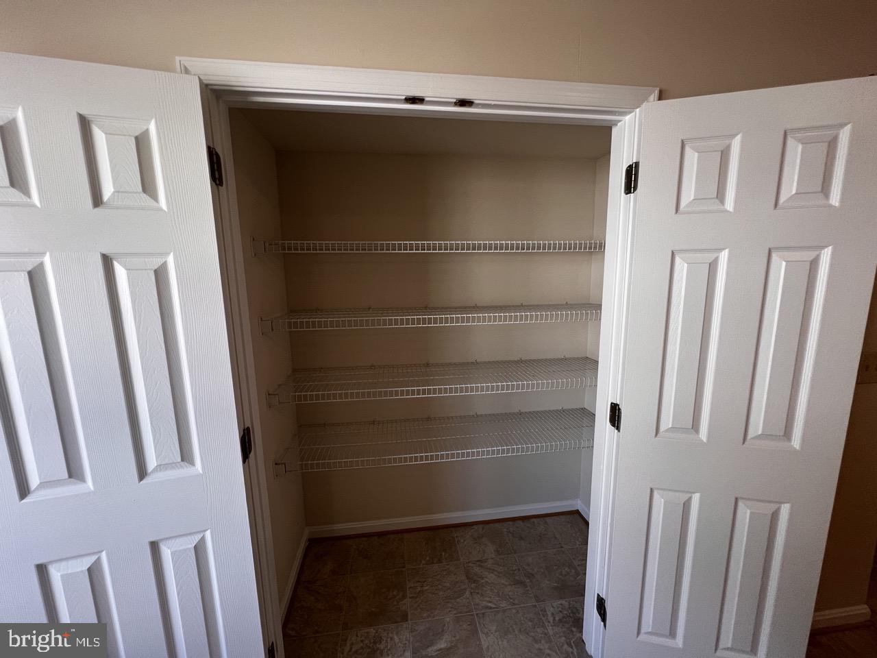 CAPTAINS QUARTER CONDOMINIUM - Residential Lease