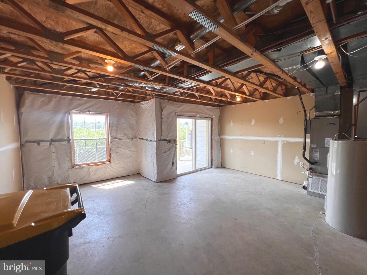 CAPTAINS QUARTER CONDOMINIUM - Residential Lease