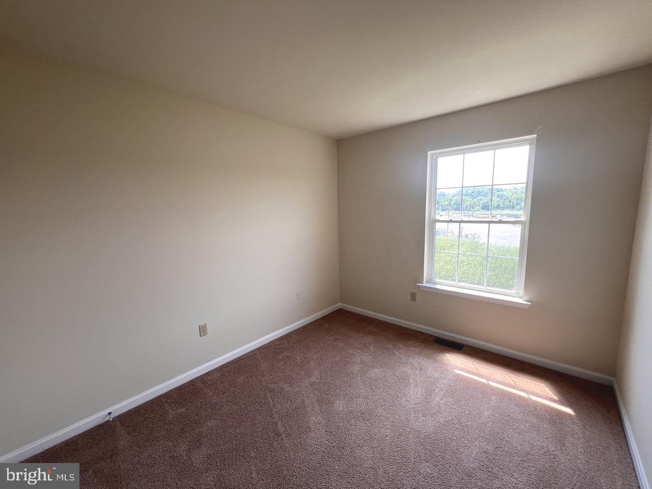 CAPTAINS QUARTER CONDOMINIUM - Residential Lease