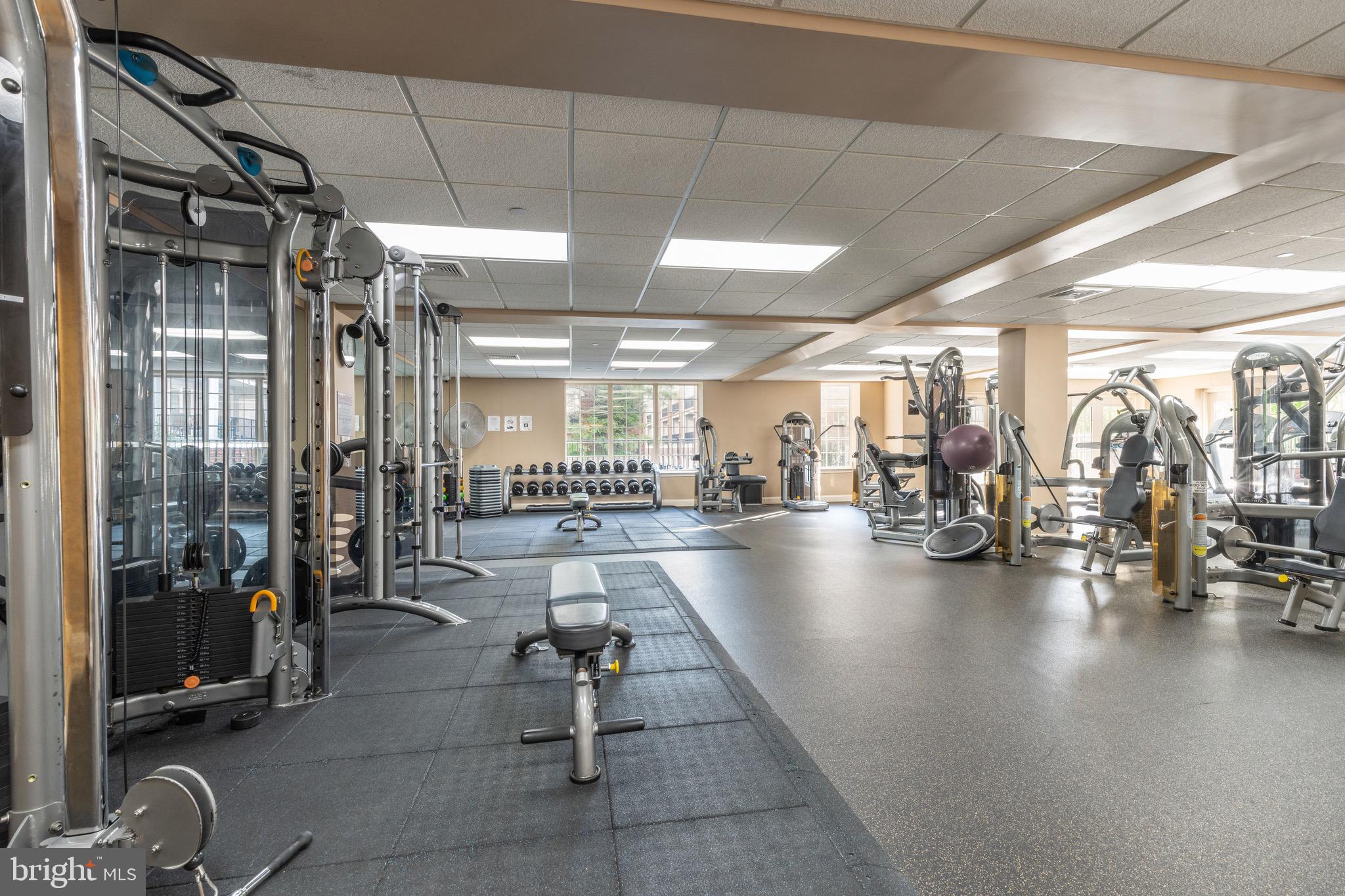 NAVAL SQUARE - Residential