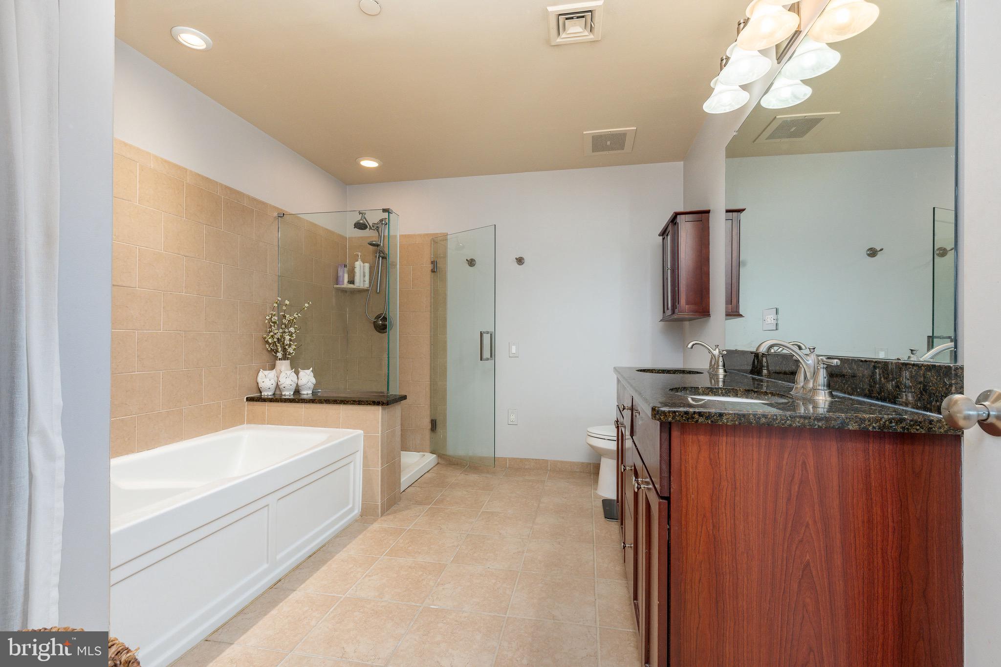 NAVAL SQUARE - Residential