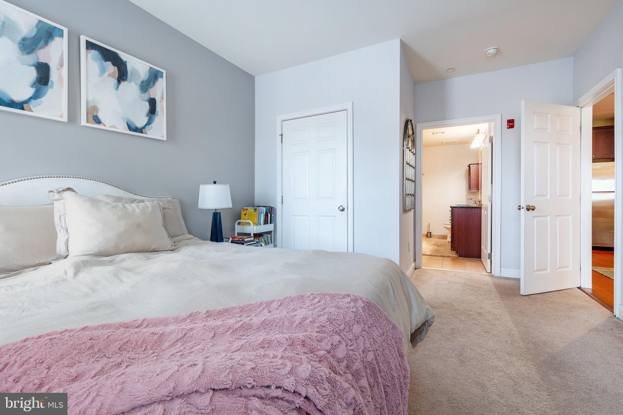 NAVAL SQUARE - Residential