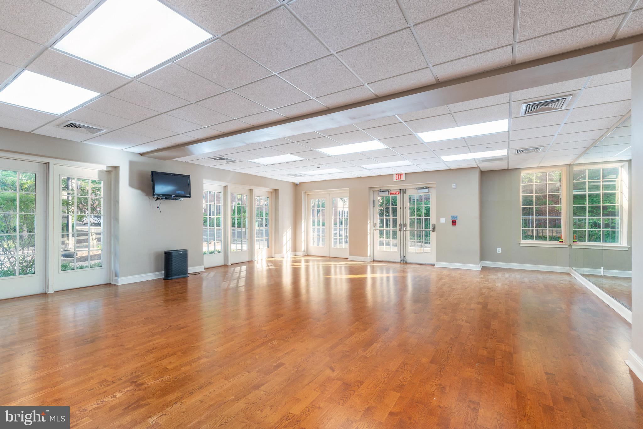 NAVAL SQUARE - Residential