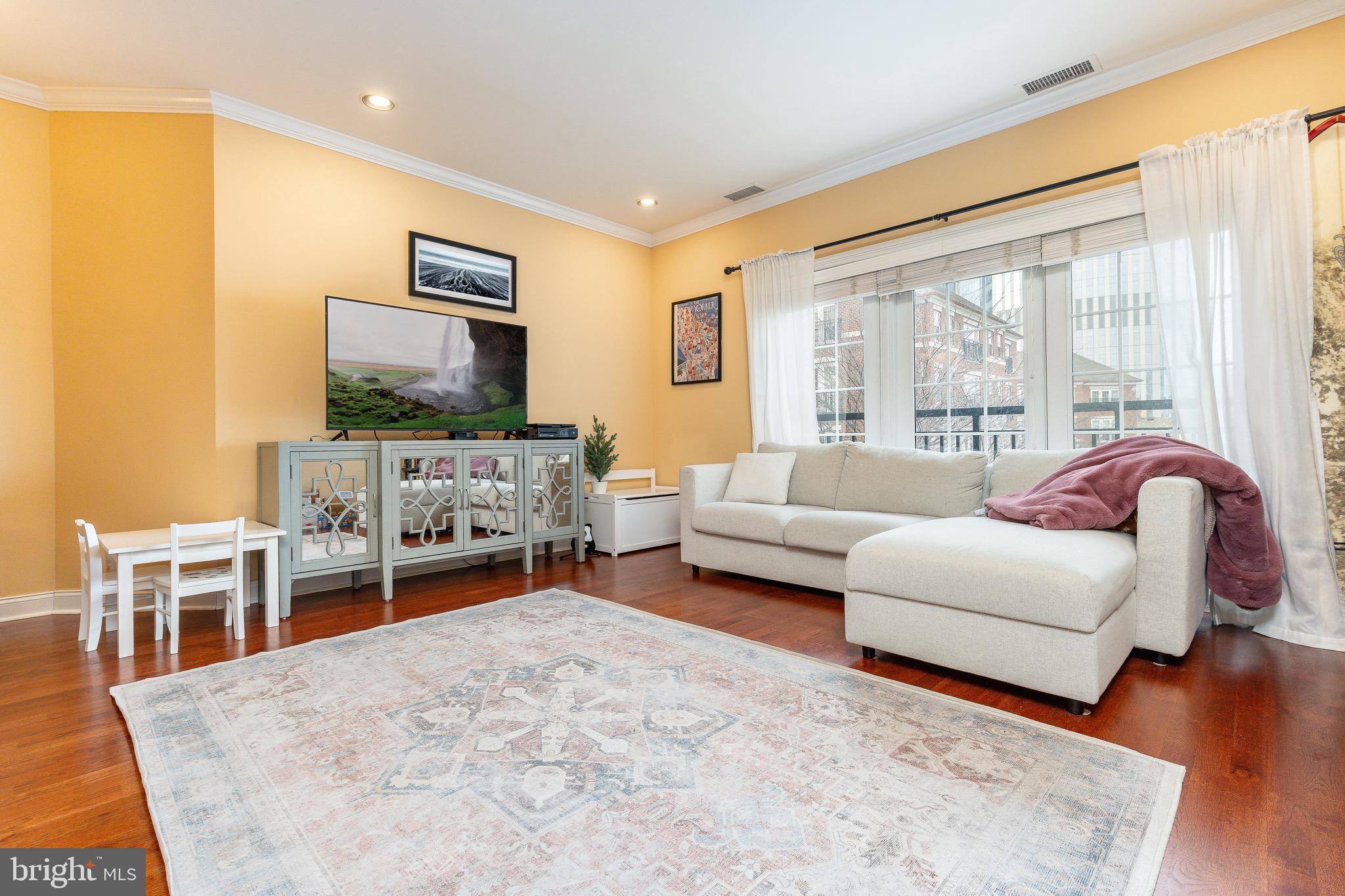 NAVAL SQUARE - Residential