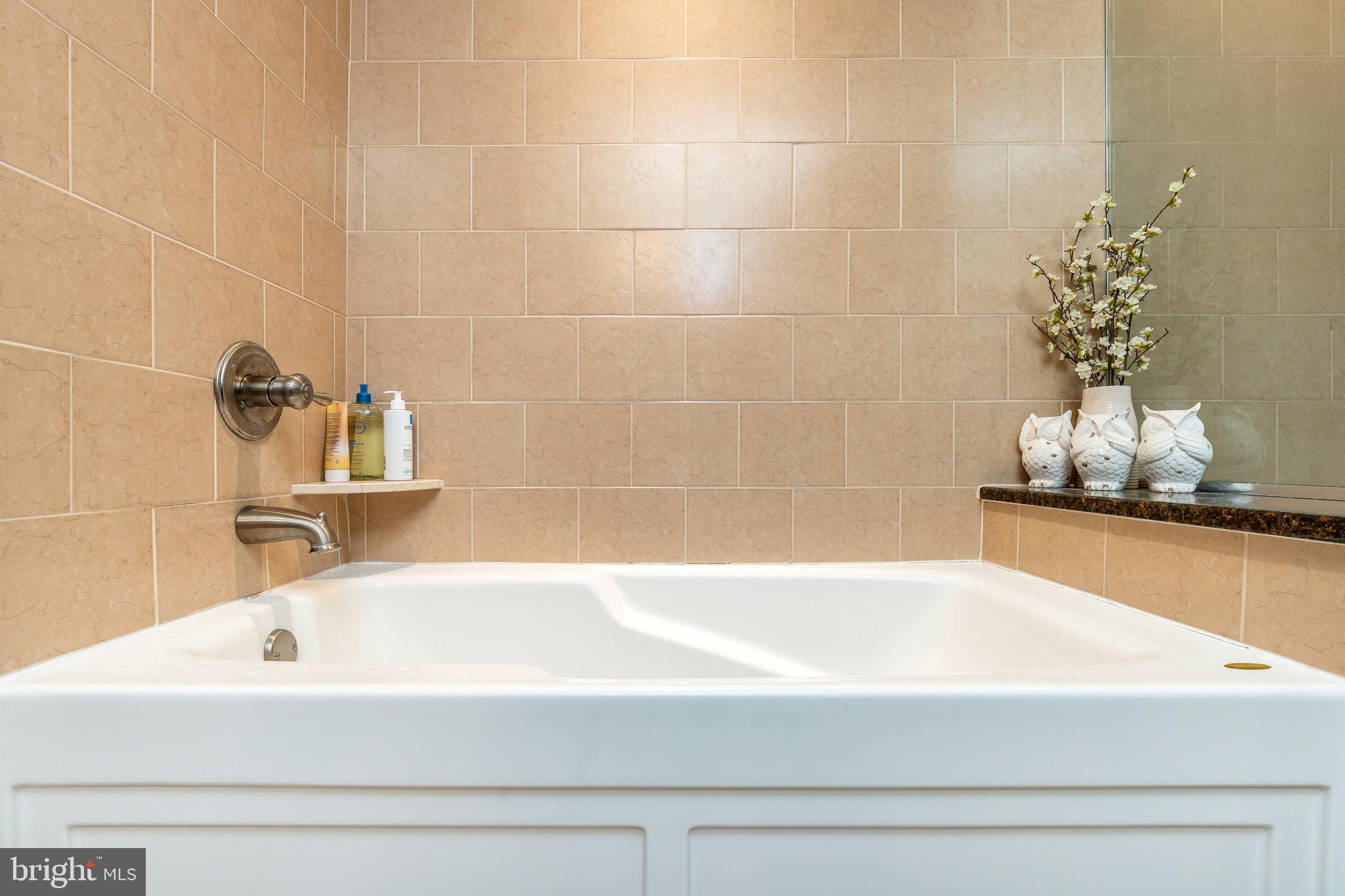 NAVAL SQUARE - Residential