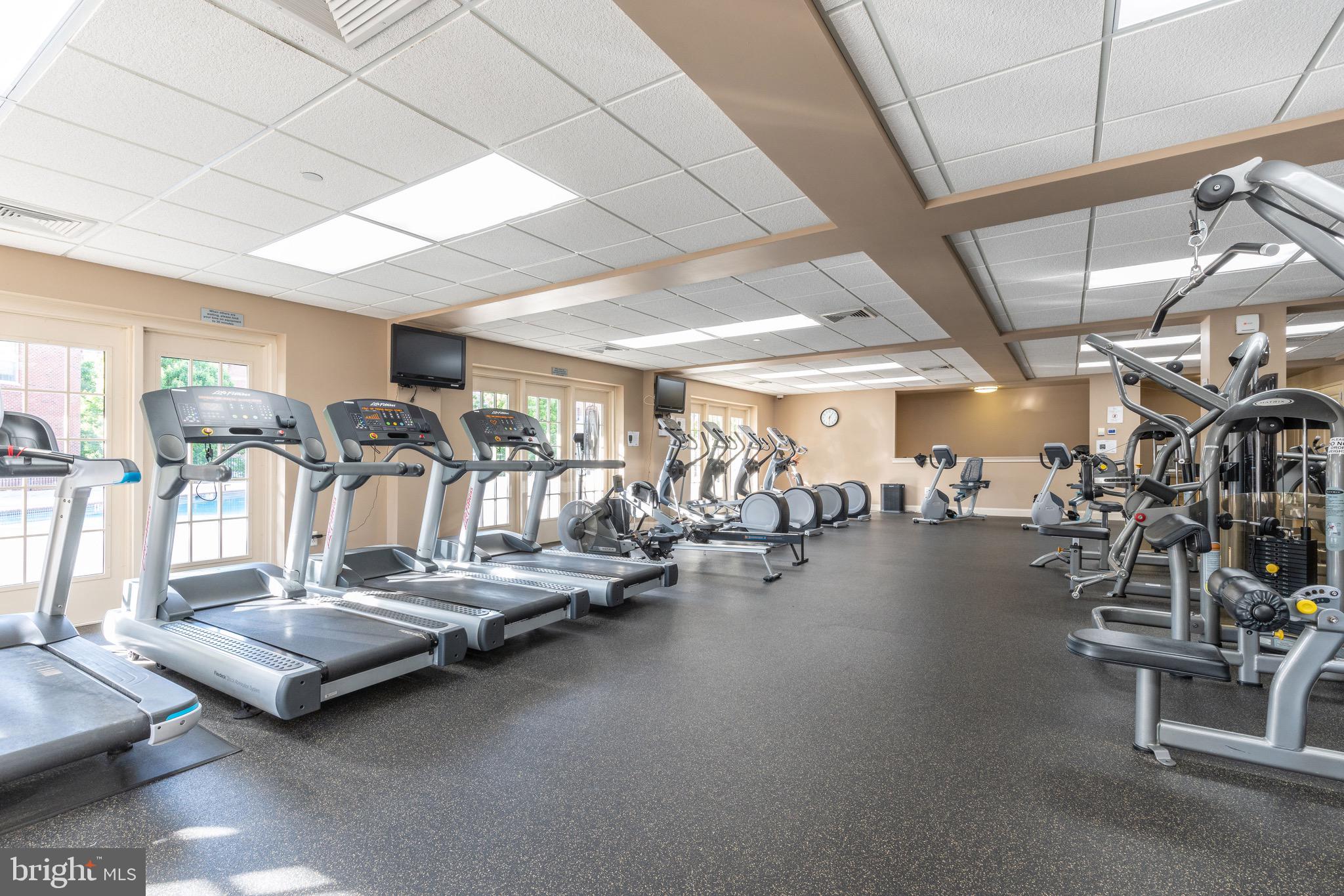 NAVAL SQUARE - Residential