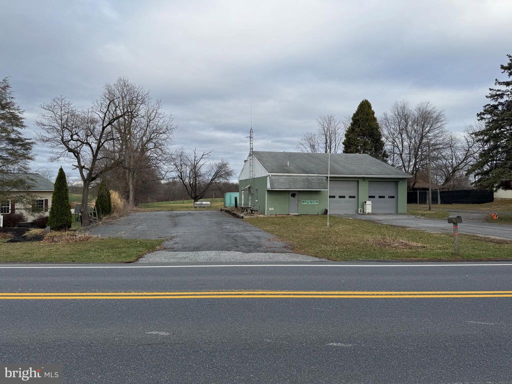 Photo of 771 Green Tree Rd, ELIZABETHTOWN, PA 17022 (MLS # PALA2065934)