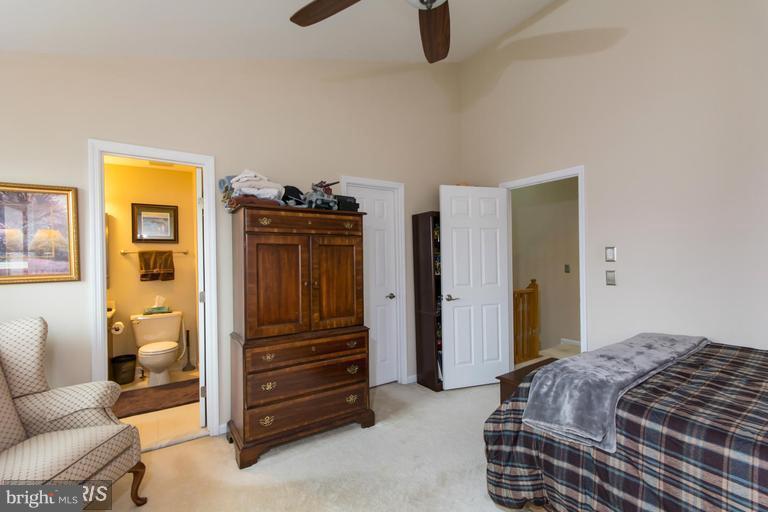 ASHBURN VILLAGE - Residential Lease