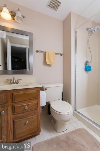 ASHBURN VILLAGE - Residential Lease