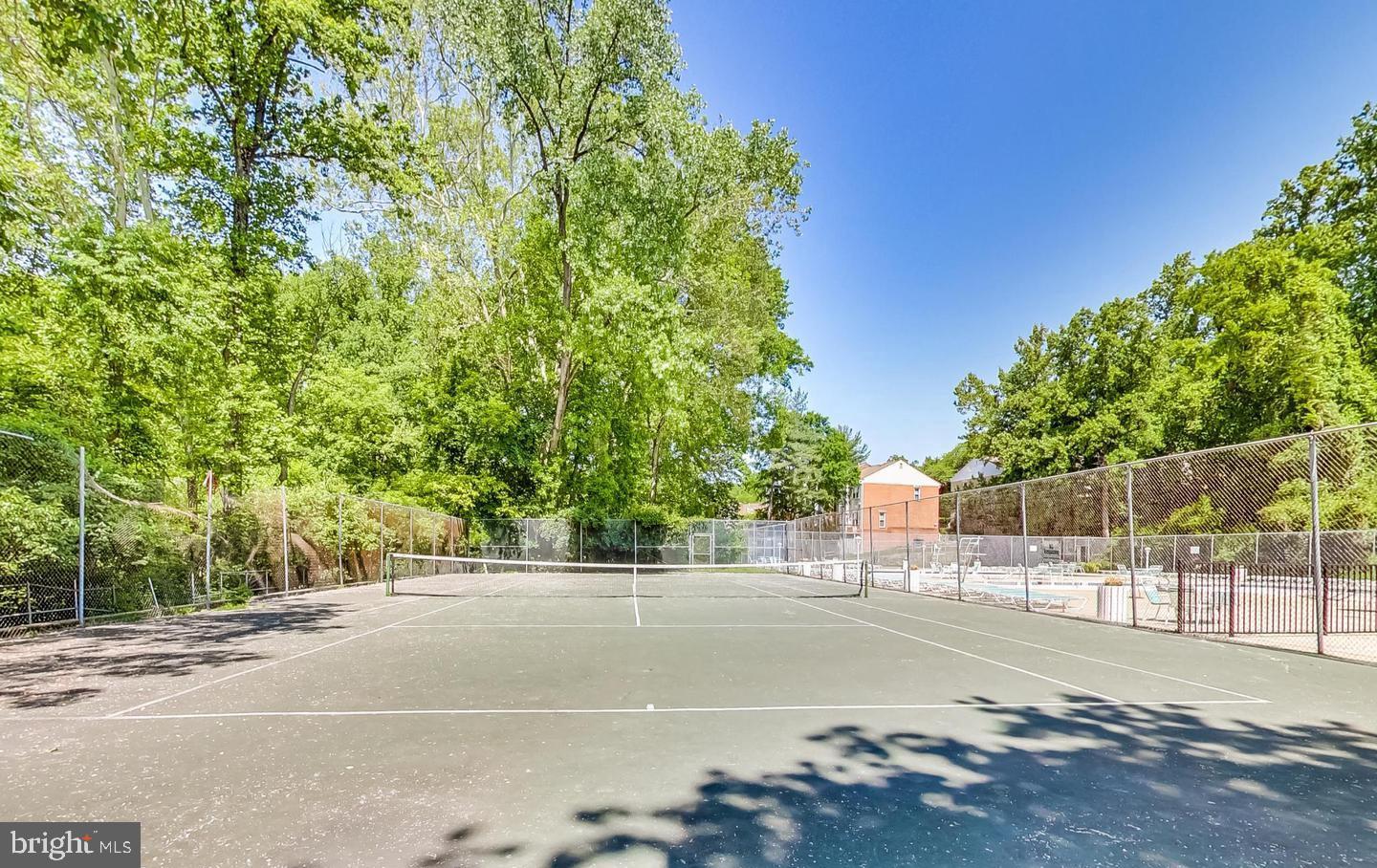 PARKSIDE CONDOMINIUMS - Residential Lease