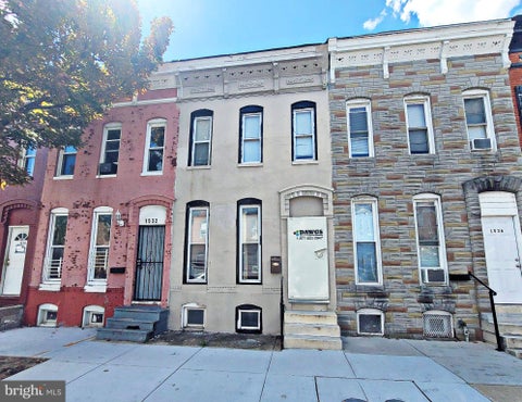 Townhouse For Sale - 1534 N Carey Street<br/> BALTIMORE, MD 21217