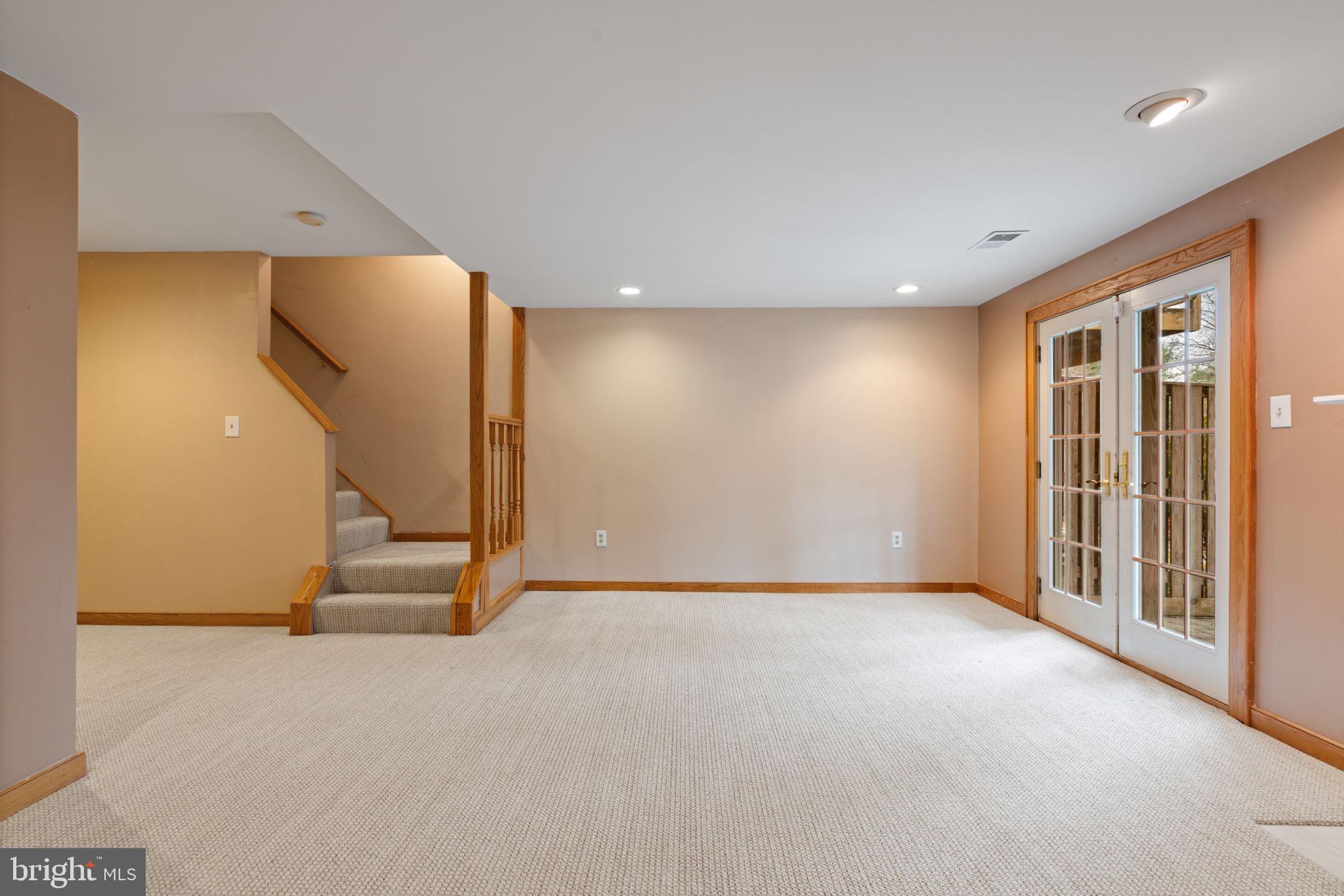 VAN DORN VILLAGE - Residential