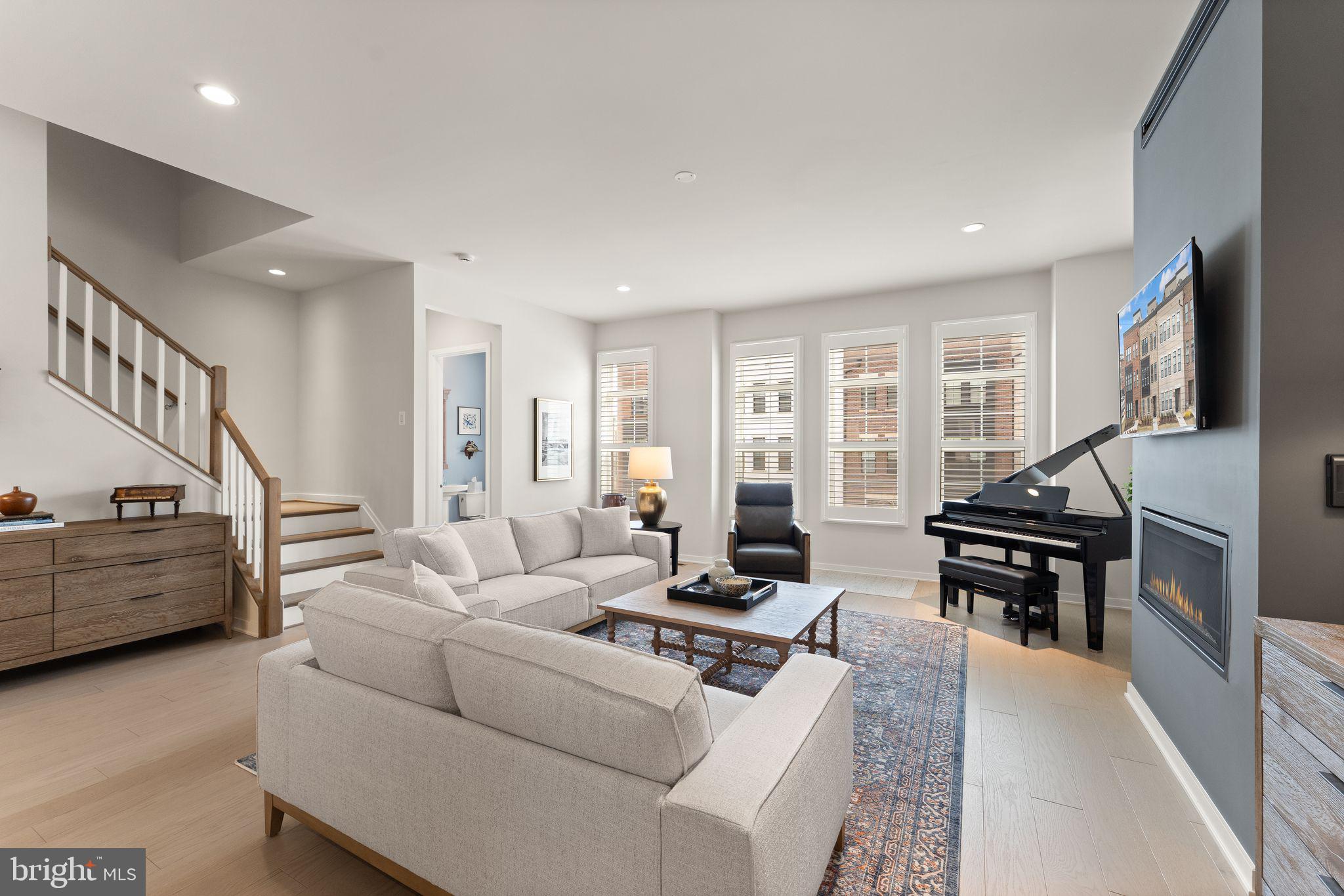 REGENCY AT BELMONT - Residential