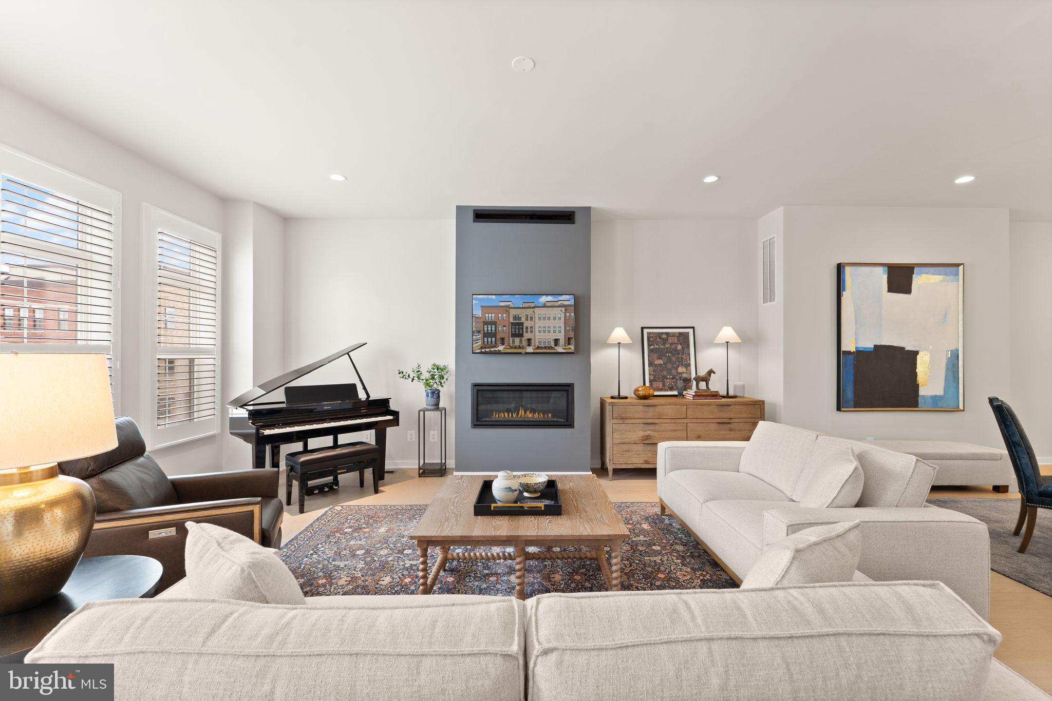 REGENCY AT BELMONT - Residential