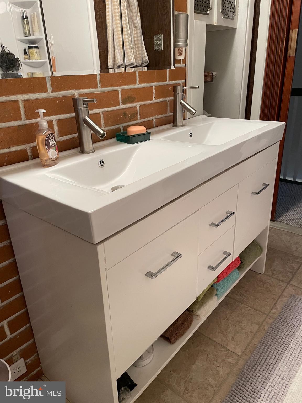 WYNNEWOOD - Residential Lease