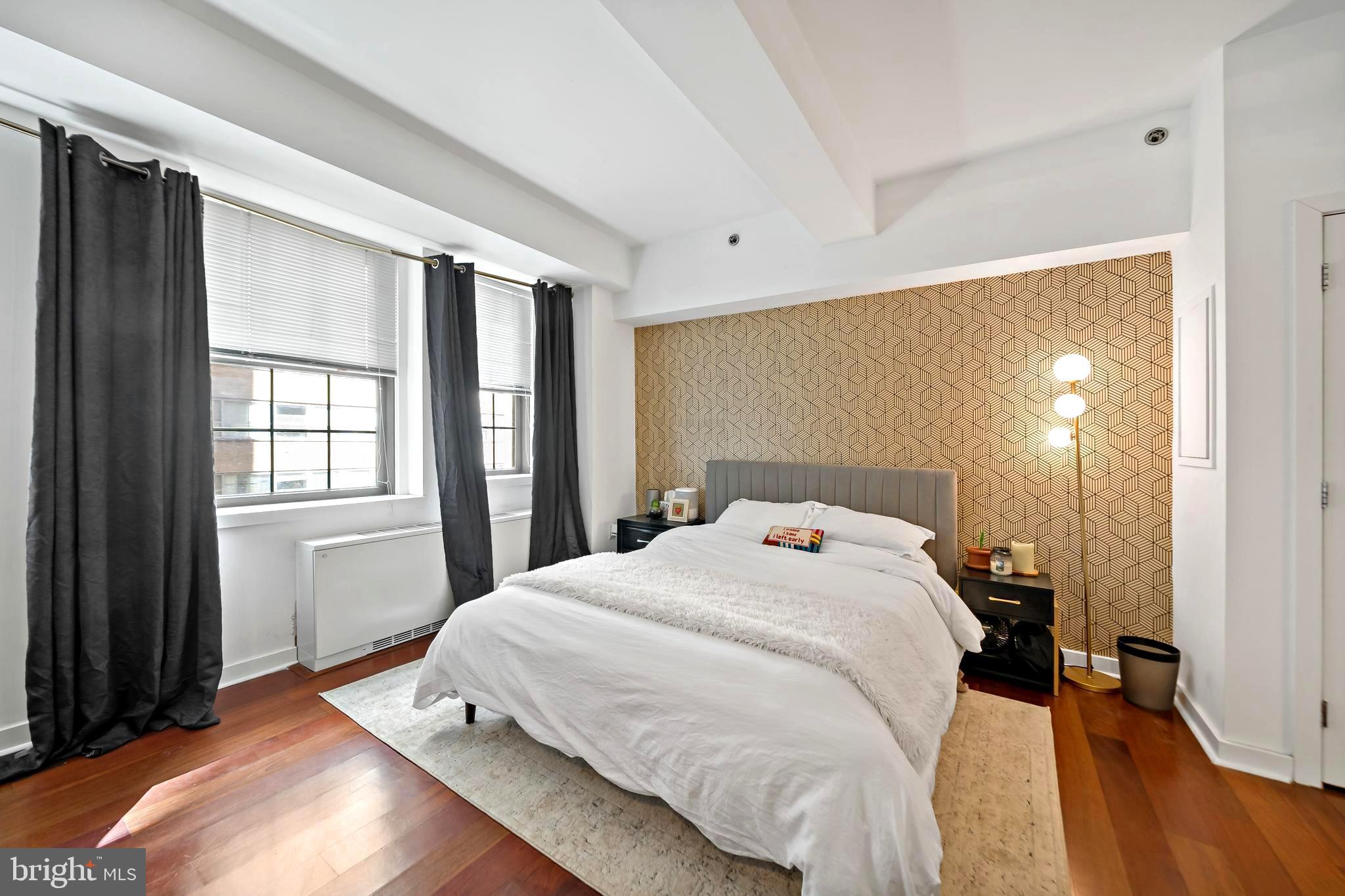 Chic & Stylish Studio in Premier Parc Rittenhouse
Live in the heart of Rittenhouse Square in this stunning studio condo at the highly sought-after Parc Rittenhouse. Featuring gorgeous hardwood floors, granite countertops, and stainless steel appliances, this home seamlessly blends elegance with modern convenience. The luxurious marble bath boasts a sleek vanity and designer finishes, adding an extra touch of sophistication.
Step outside your door and immerse yourself in the vibrant energy of Rittenhouse Square—with world-class dining, boutique shopping, and cultural events like the renowned Rittenhouse Art Show just moments away. This is city living at its finest!
Don’t miss this must-see gem—schedule your showing today!