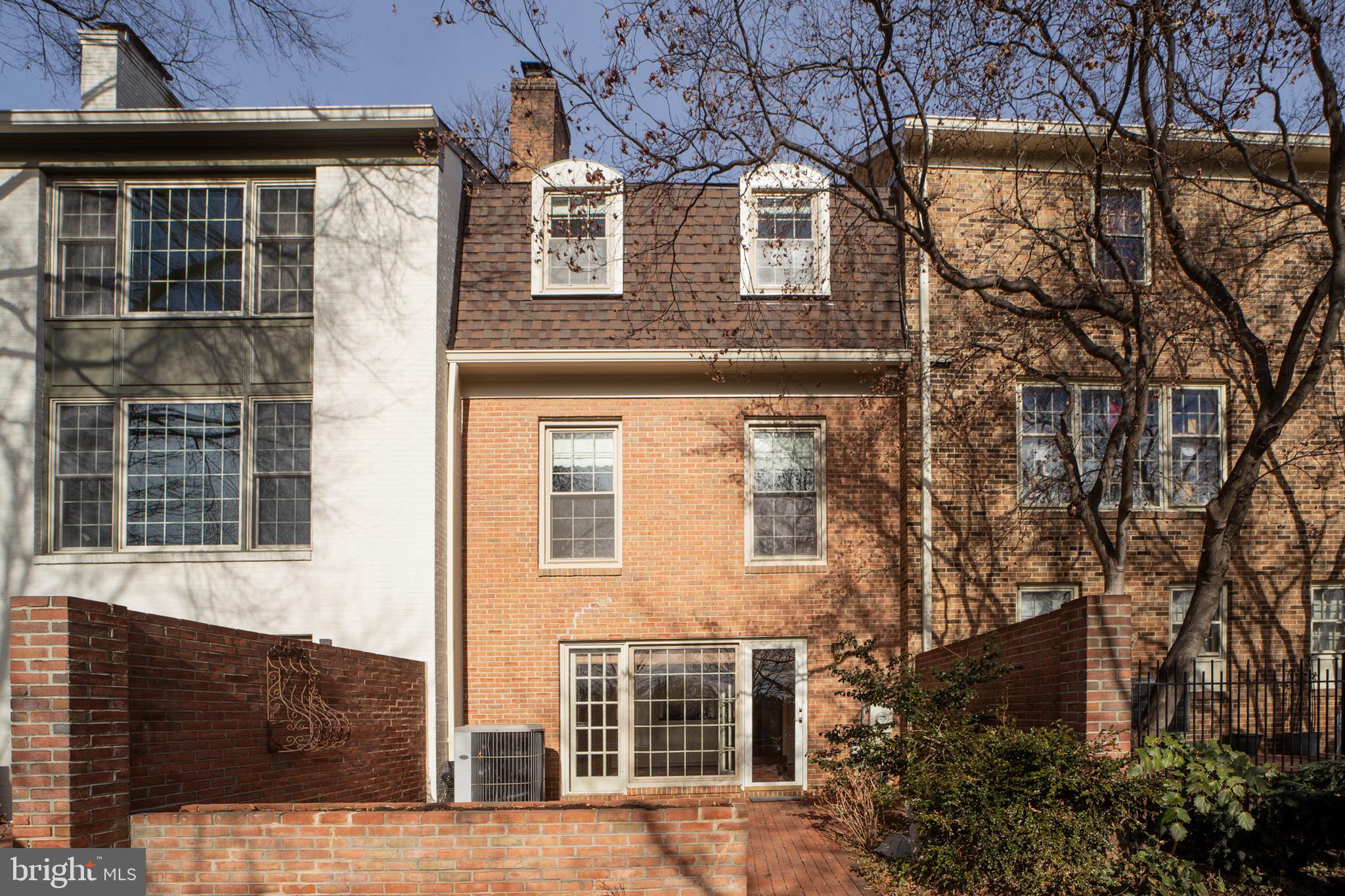 CREST OF WICKFORD - Residential