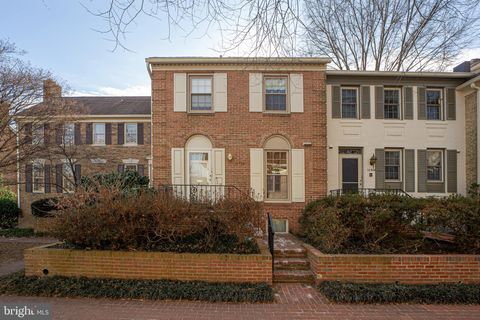 Photo of 10902 Wickshire Way #F, ROCKVILLE, MD 20852 (MLS # MDMC2202758)