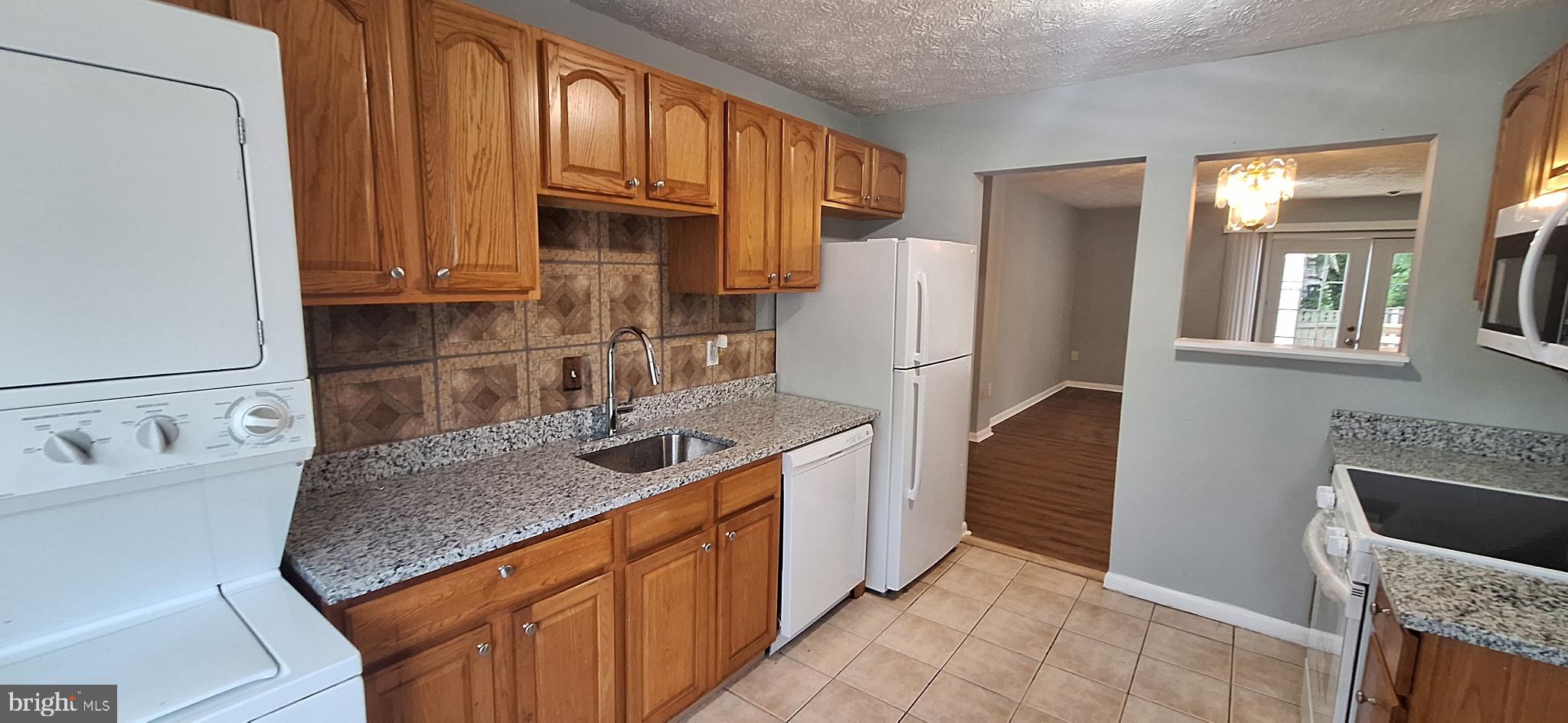 HILLCREST TOWNE - Residential