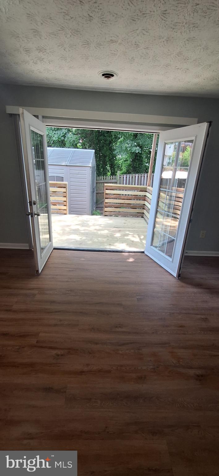 HILLCREST TOWNE - Residential