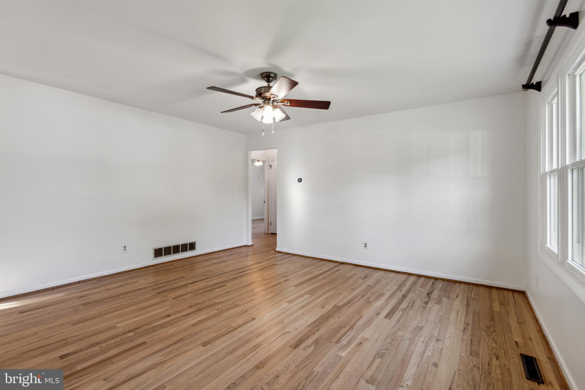 THOMSON ESTATES - Residential Lease